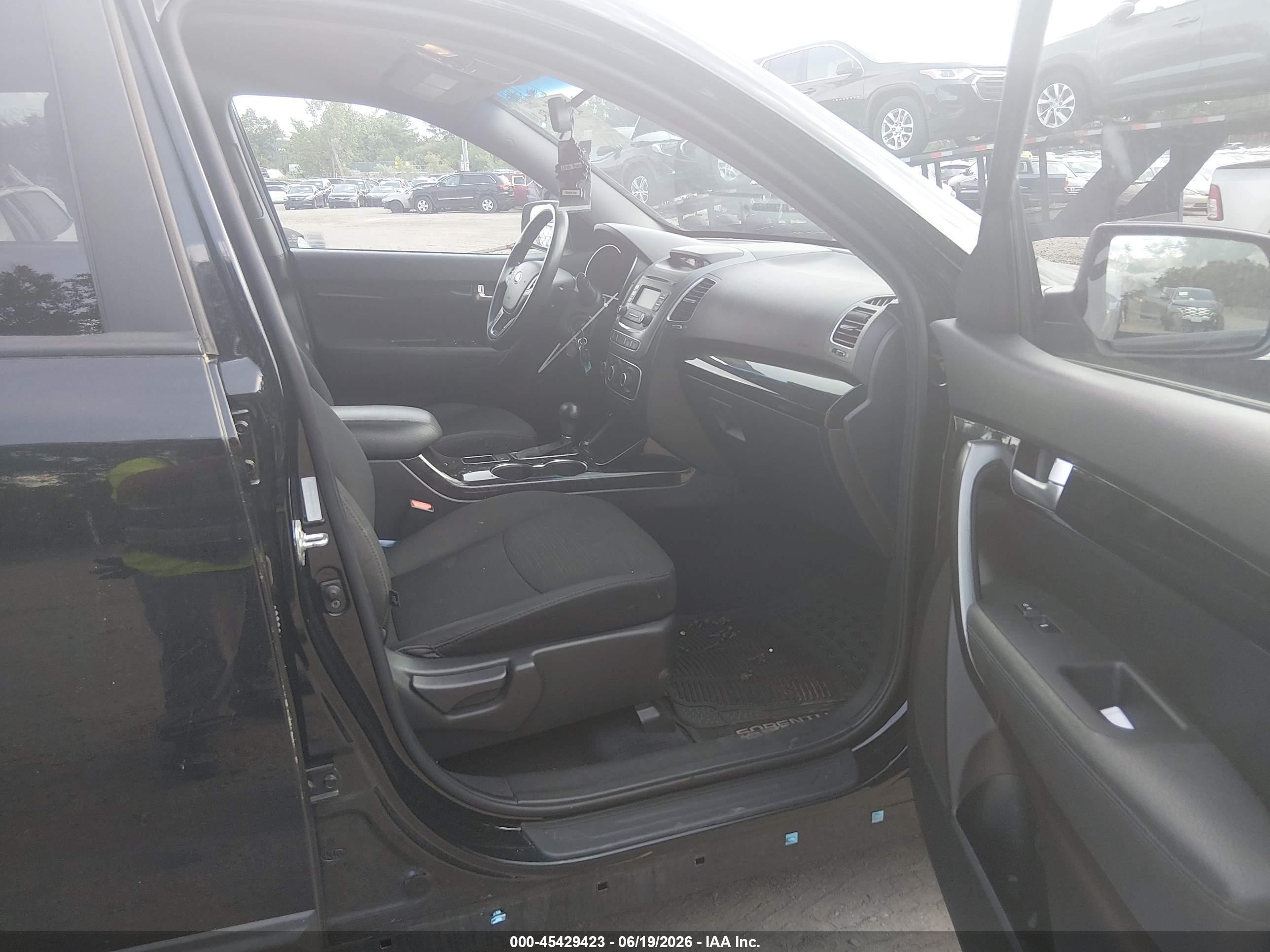 2014 Kia Sorento Lx Черный vin: 5XYKT3A63EG513409