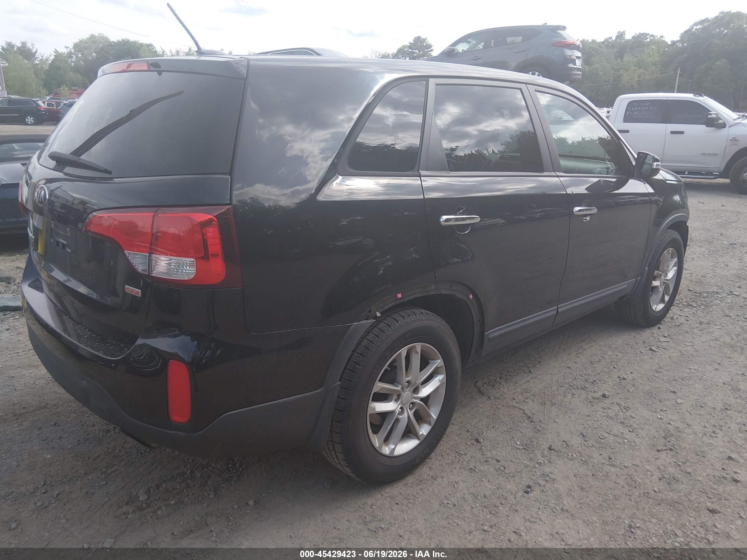 2014 Kia Sorento Lx Черный vin: 5XYKT3A63EG513409