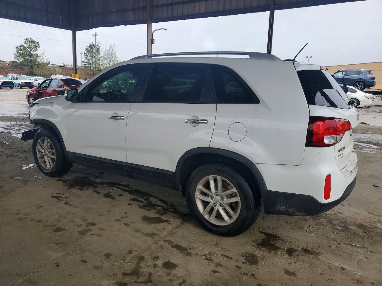 2015 Kia Sorento White vin: 5XYKT3A63FG615407