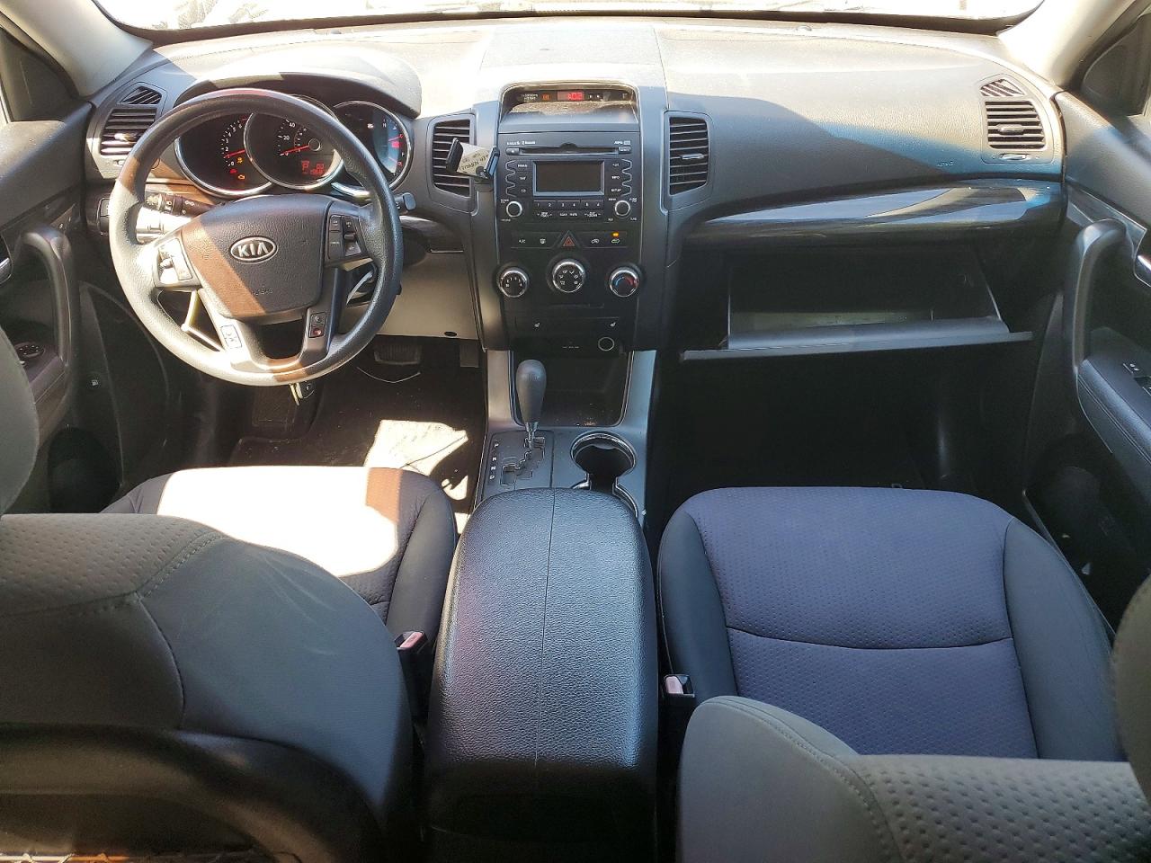2012 Kia Sorento Lx Серебряный vin: 5XYKT3A64CG192851