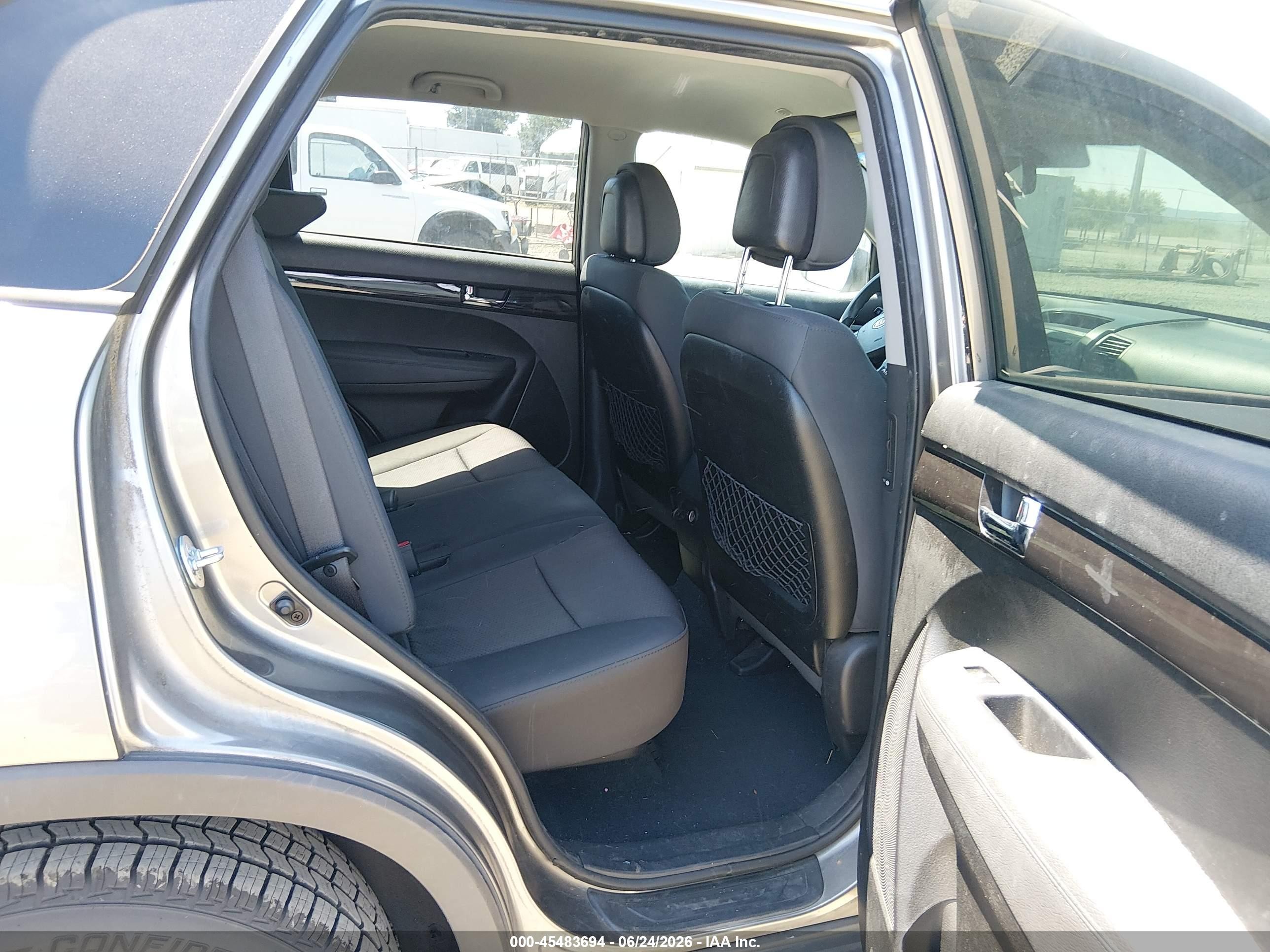 2012 Kia Sorento Lx Gray vin: 5XYKT3A64CG210054