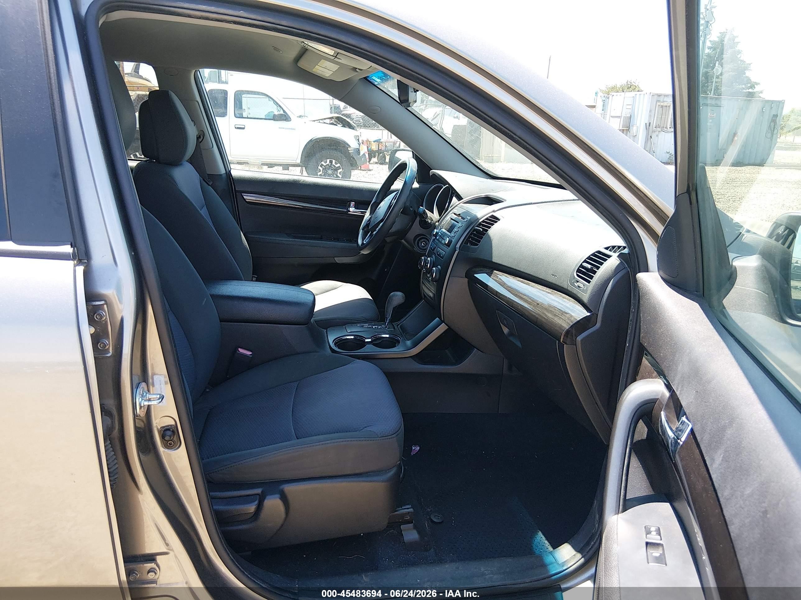 2012 Kia Sorento Lx Gray vin: 5XYKT3A64CG210054