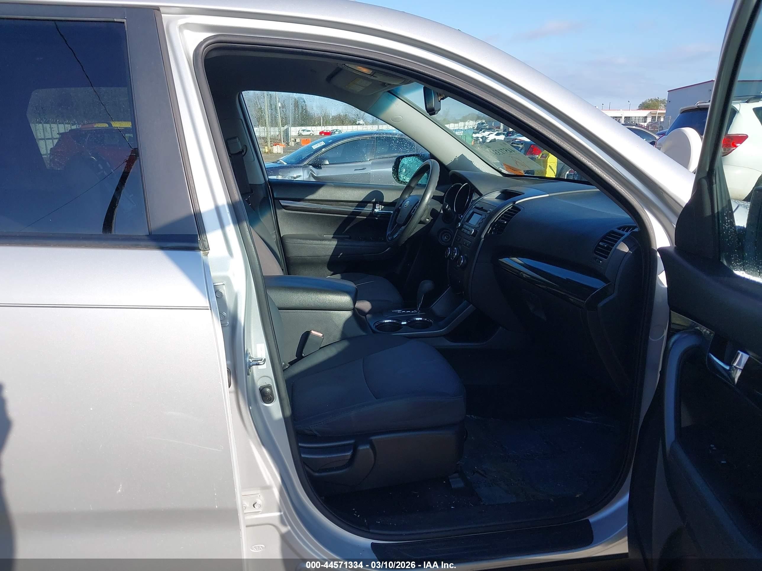 2012 Kia Sorento Lx Gray vin: 5XYKT3A64CG270531