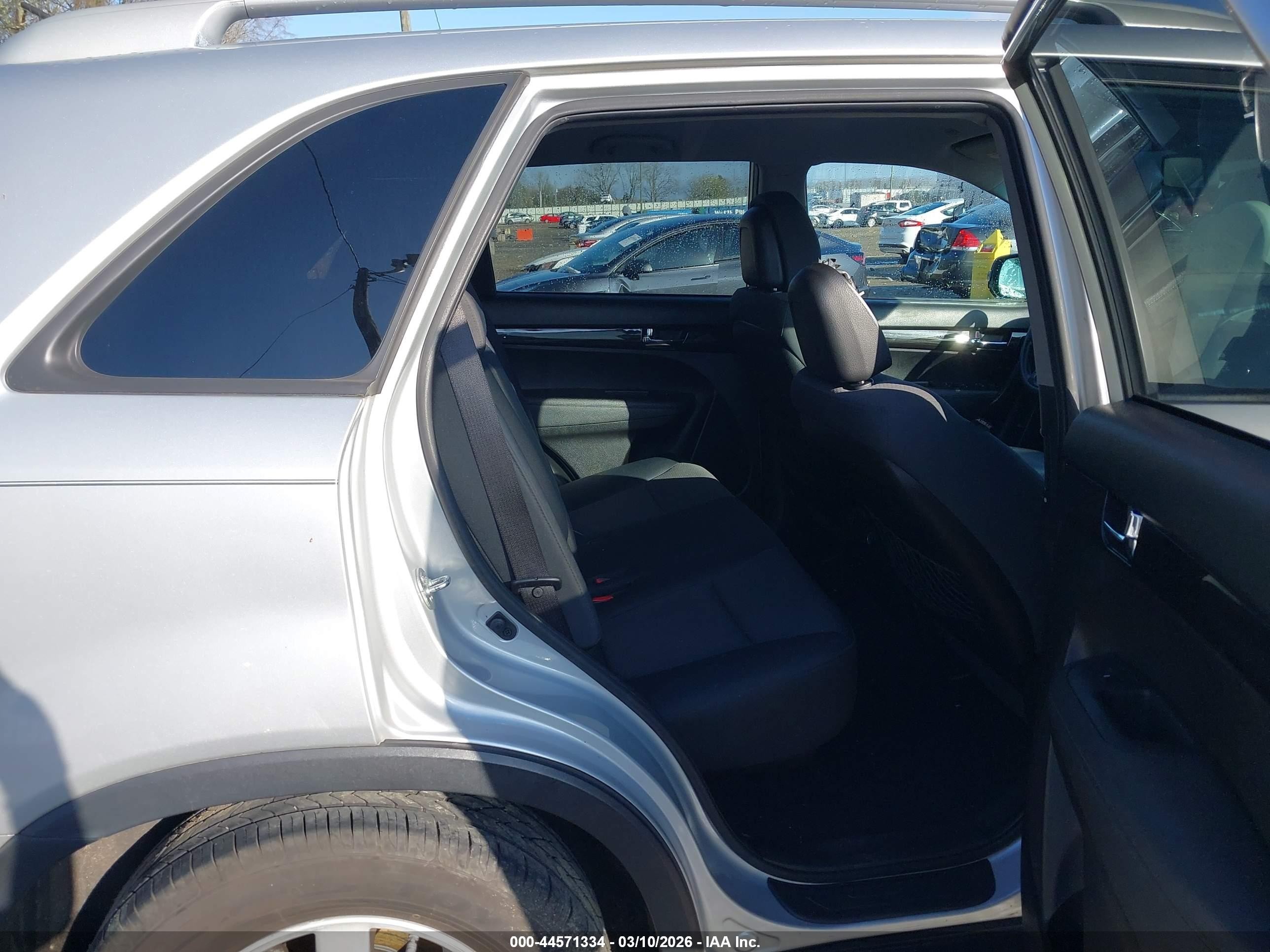 2012 Kia Sorento Lx Gray vin: 5XYKT3A64CG270531