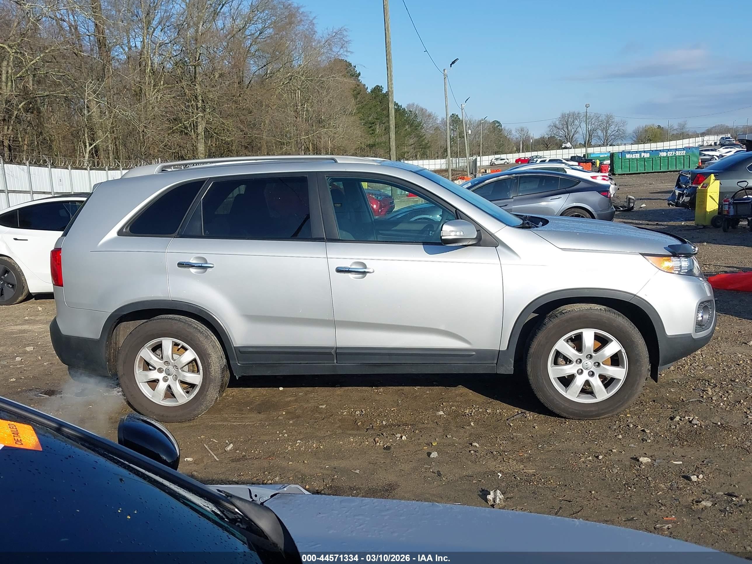 2012 Kia Sorento Lx Gray vin: 5XYKT3A64CG270531