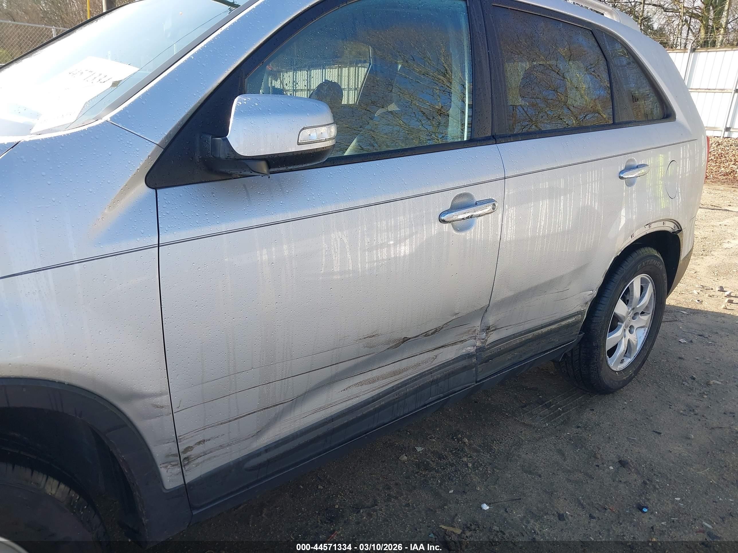 2012 Kia Sorento Lx Gray vin: 5XYKT3A64CG270531