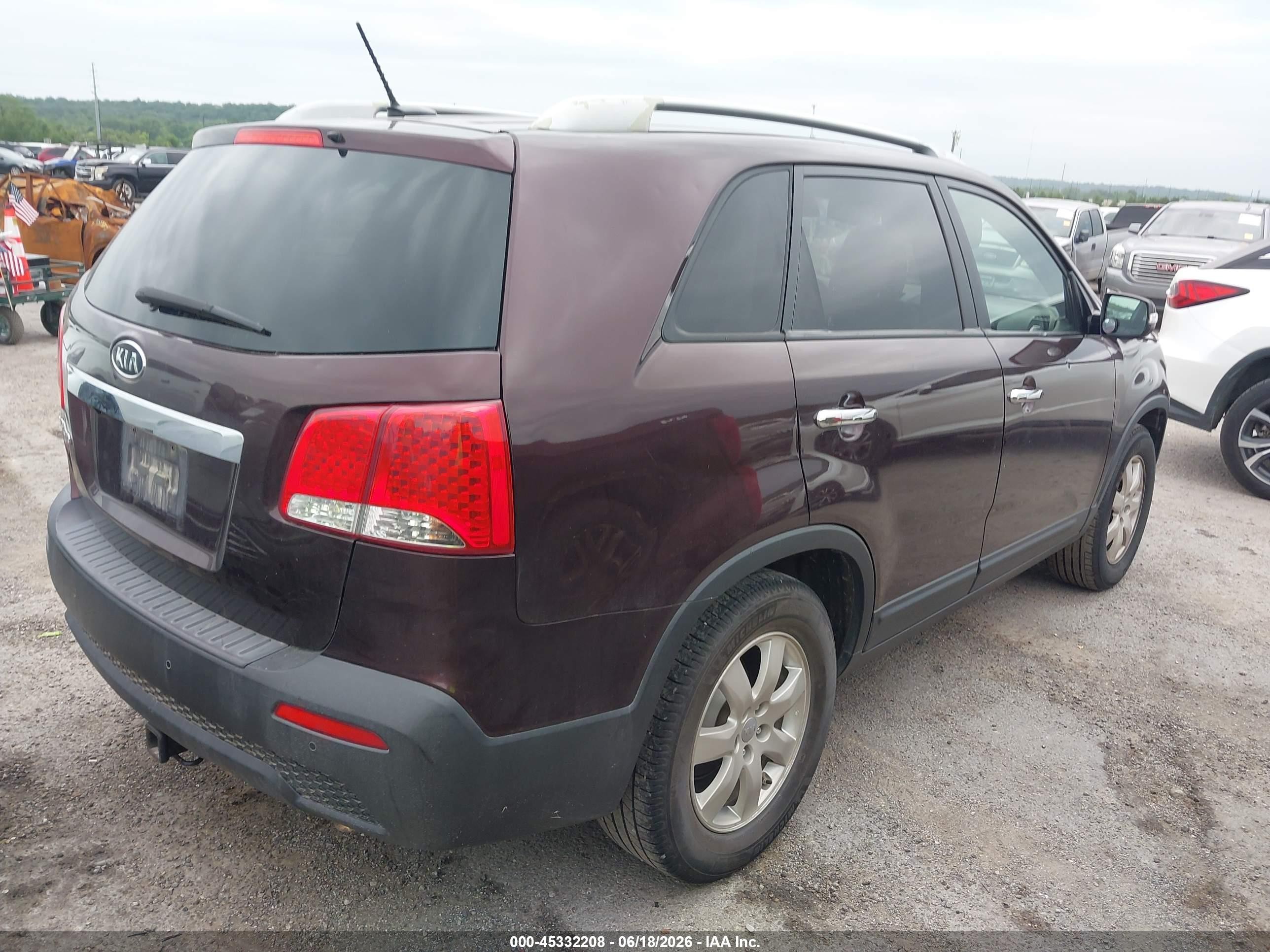 2012 Kia Sorento Lx Темно-бордовый vin: 5XYKT3A64CG295378