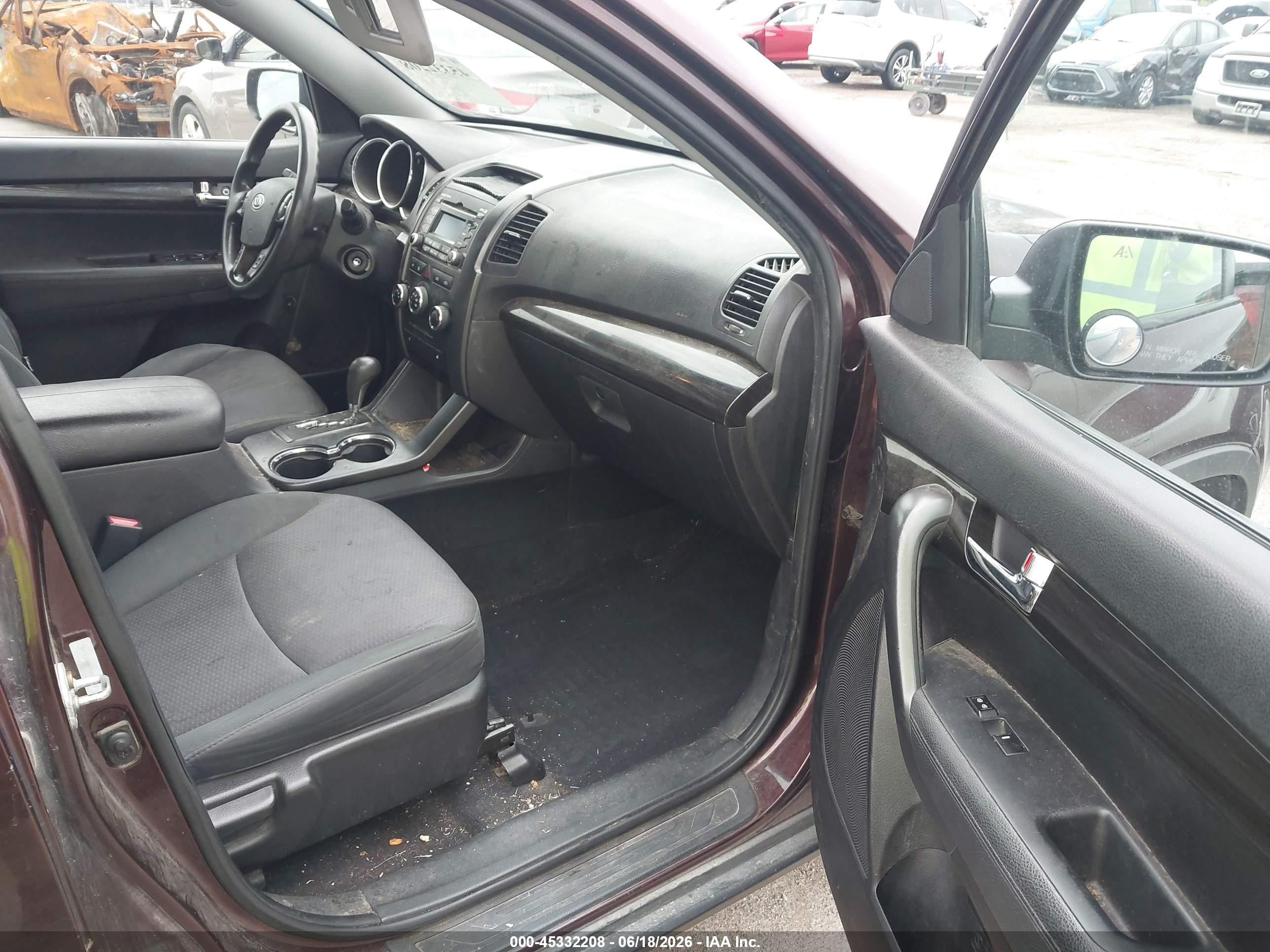 2012 Kia Sorento Lx Темно-бордовый vin: 5XYKT3A64CG295378