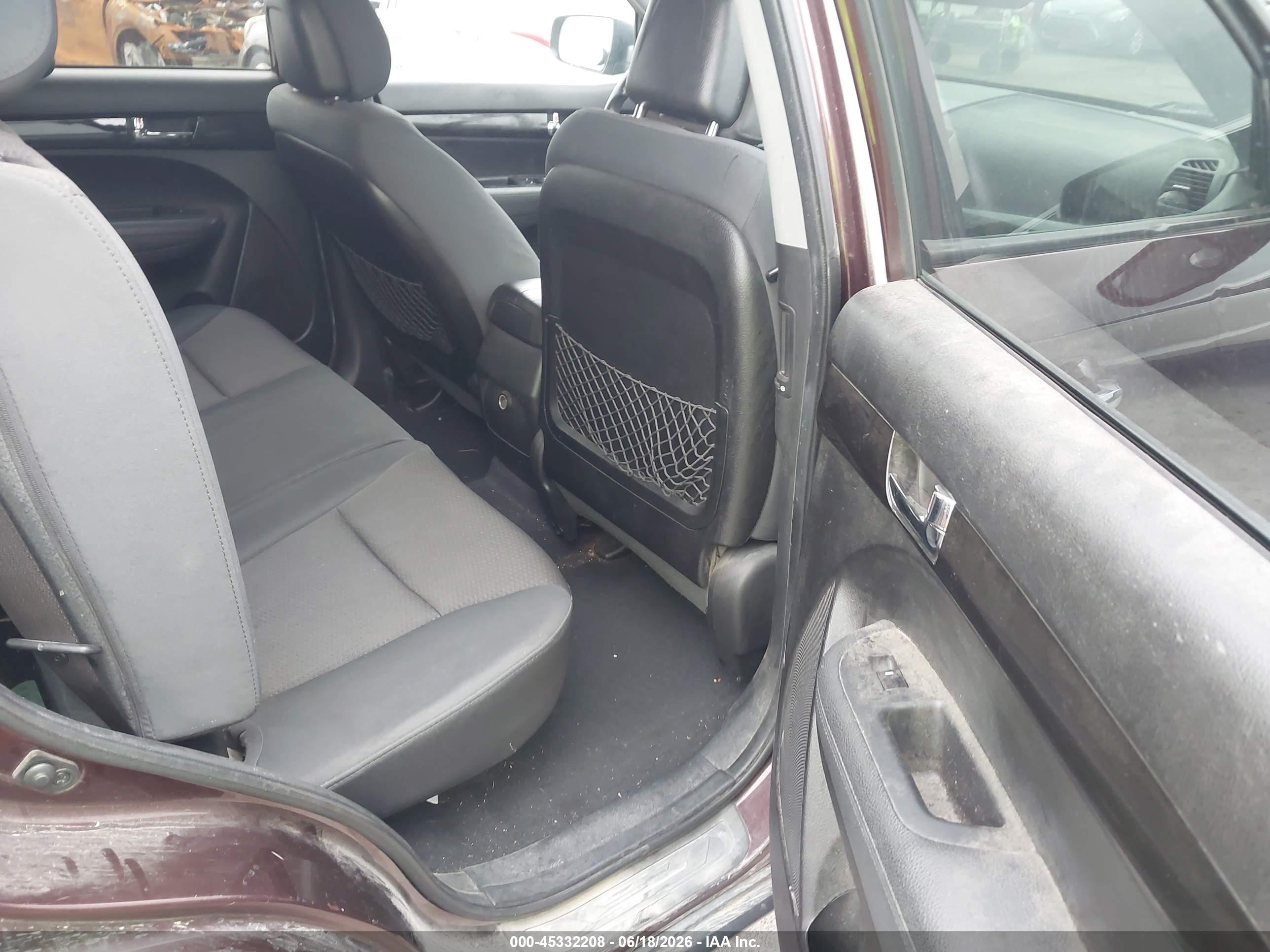 2012 Kia Sorento Lx Темно-бордовый vin: 5XYKT3A64CG295378