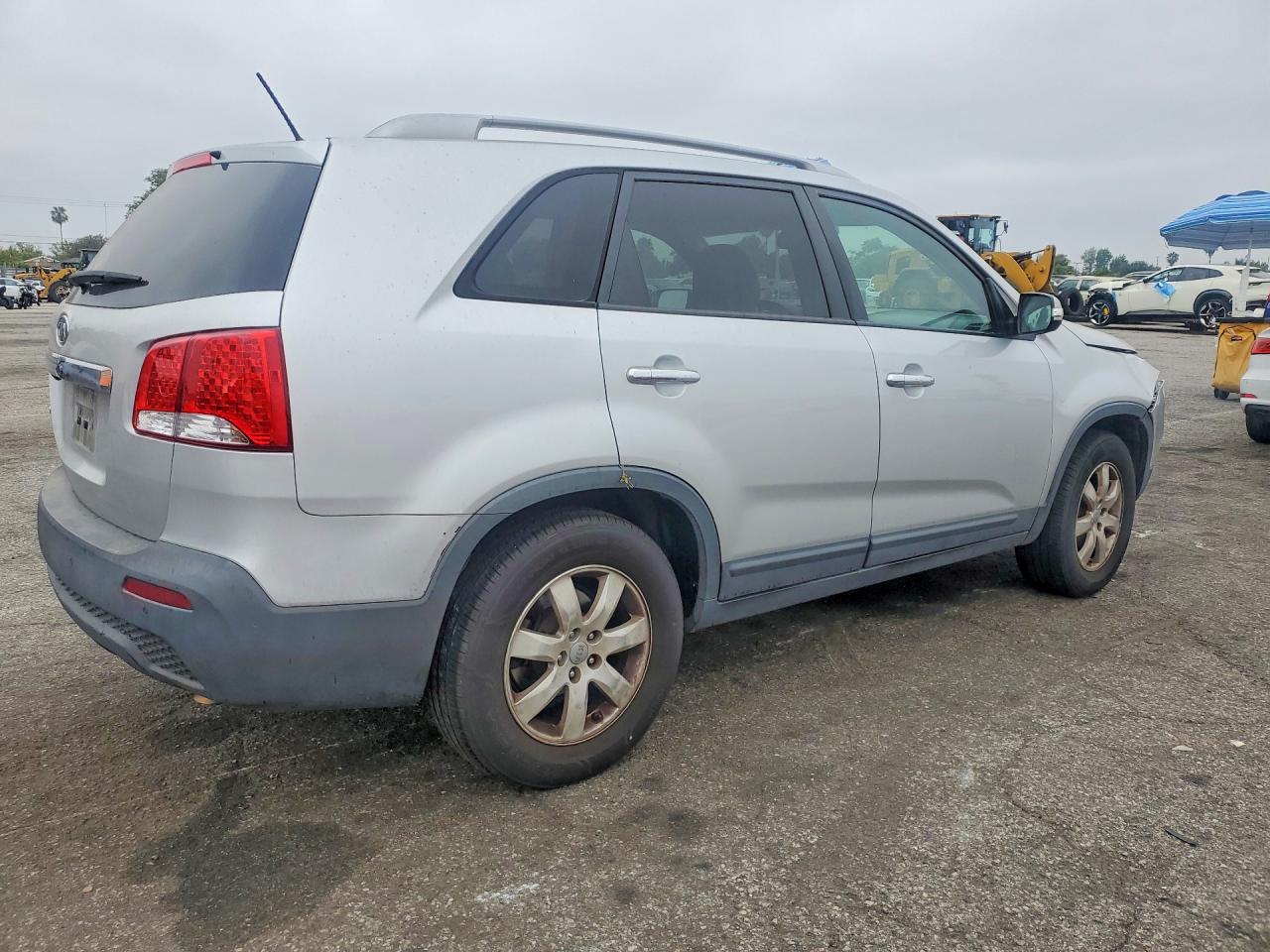 2013 Kia Sorento Lx Silver vin: 5XYKT3A64DG313301
