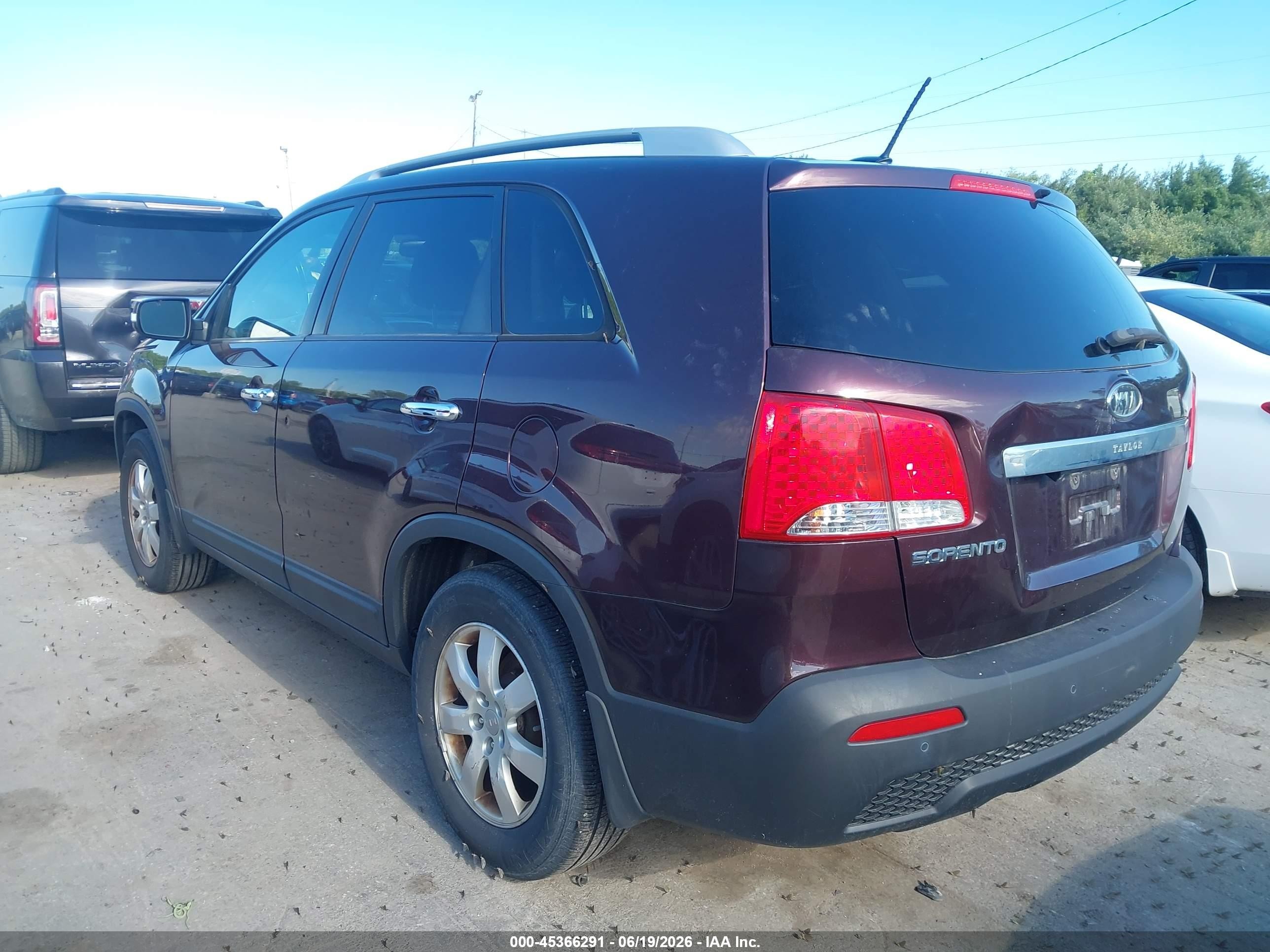 2013 Kia Sorento Lx Burgundy vin: 5XYKT3A64DG361252