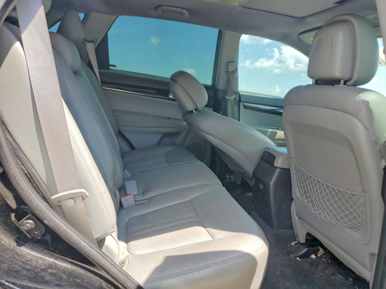 2013 Kia Sorento Lx Black vin: 5XYKT3A64DG364040