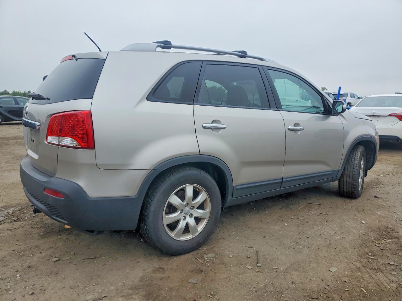 2013 Kia Sorento Lx Silver vin: 5XYKT3A64DG364927