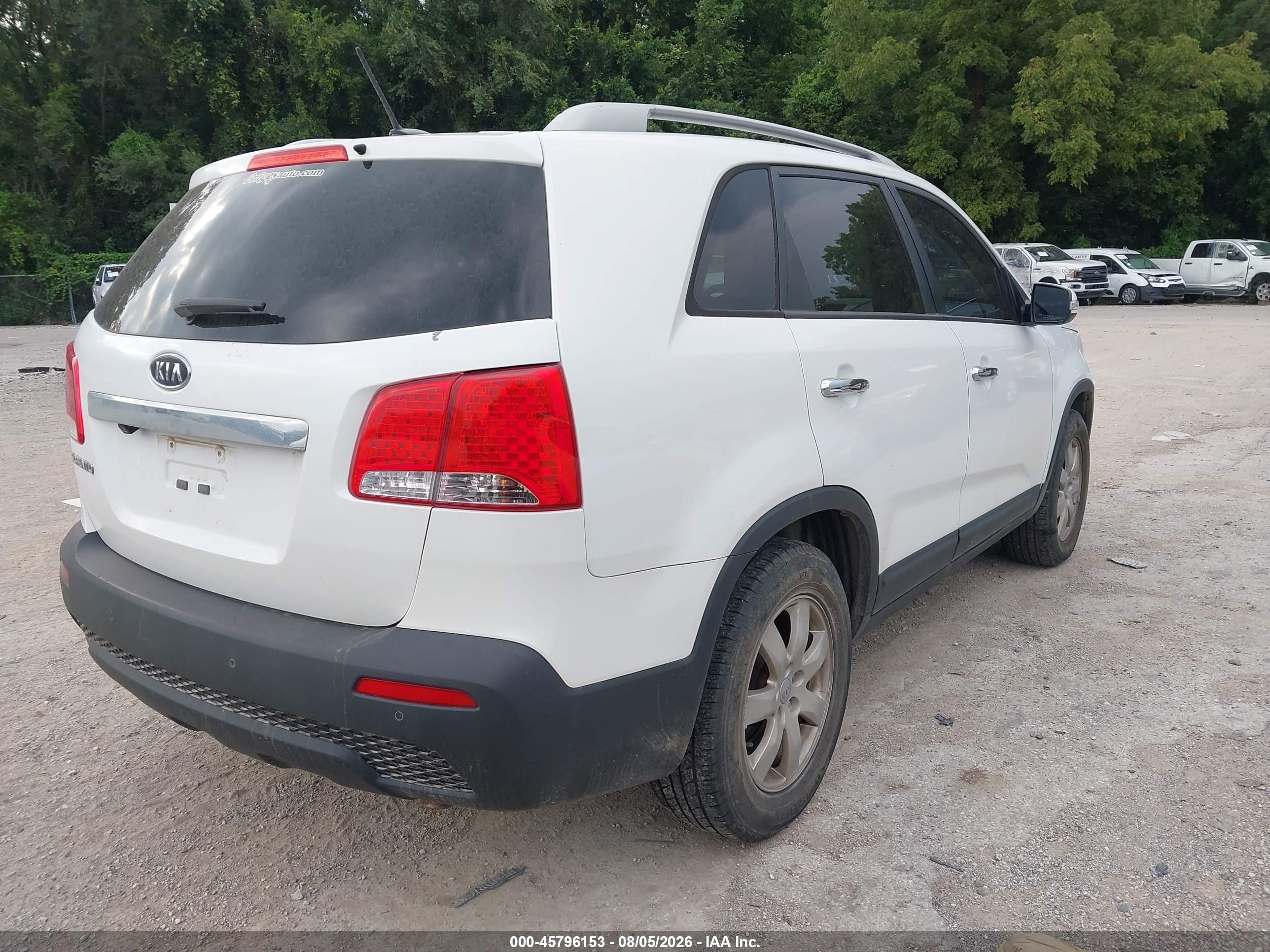 2013 Kia Sorento Lx White vin: 5XYKT3A64DG413883