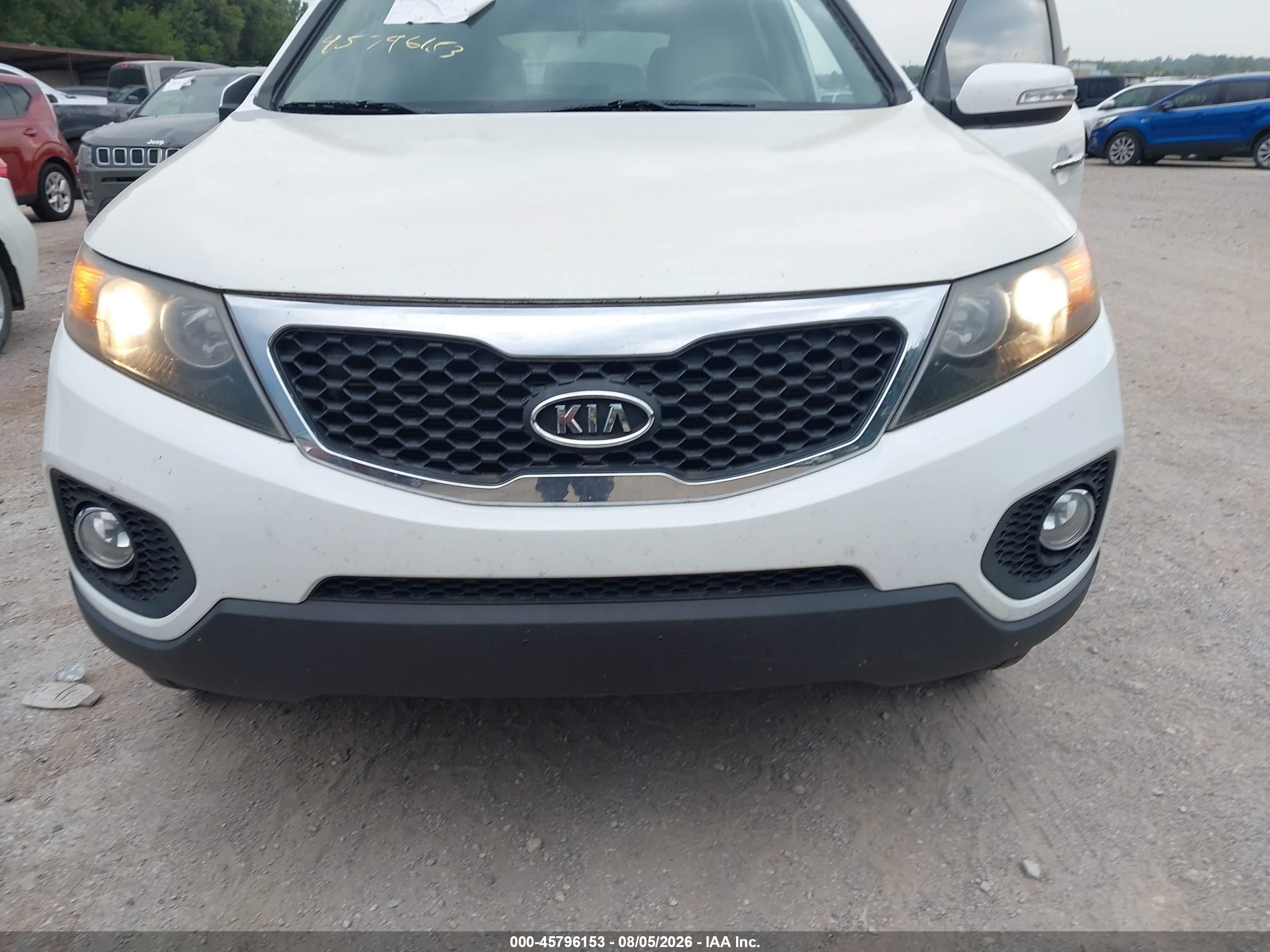 2013 Kia Sorento Lx White vin: 5XYKT3A64DG413883