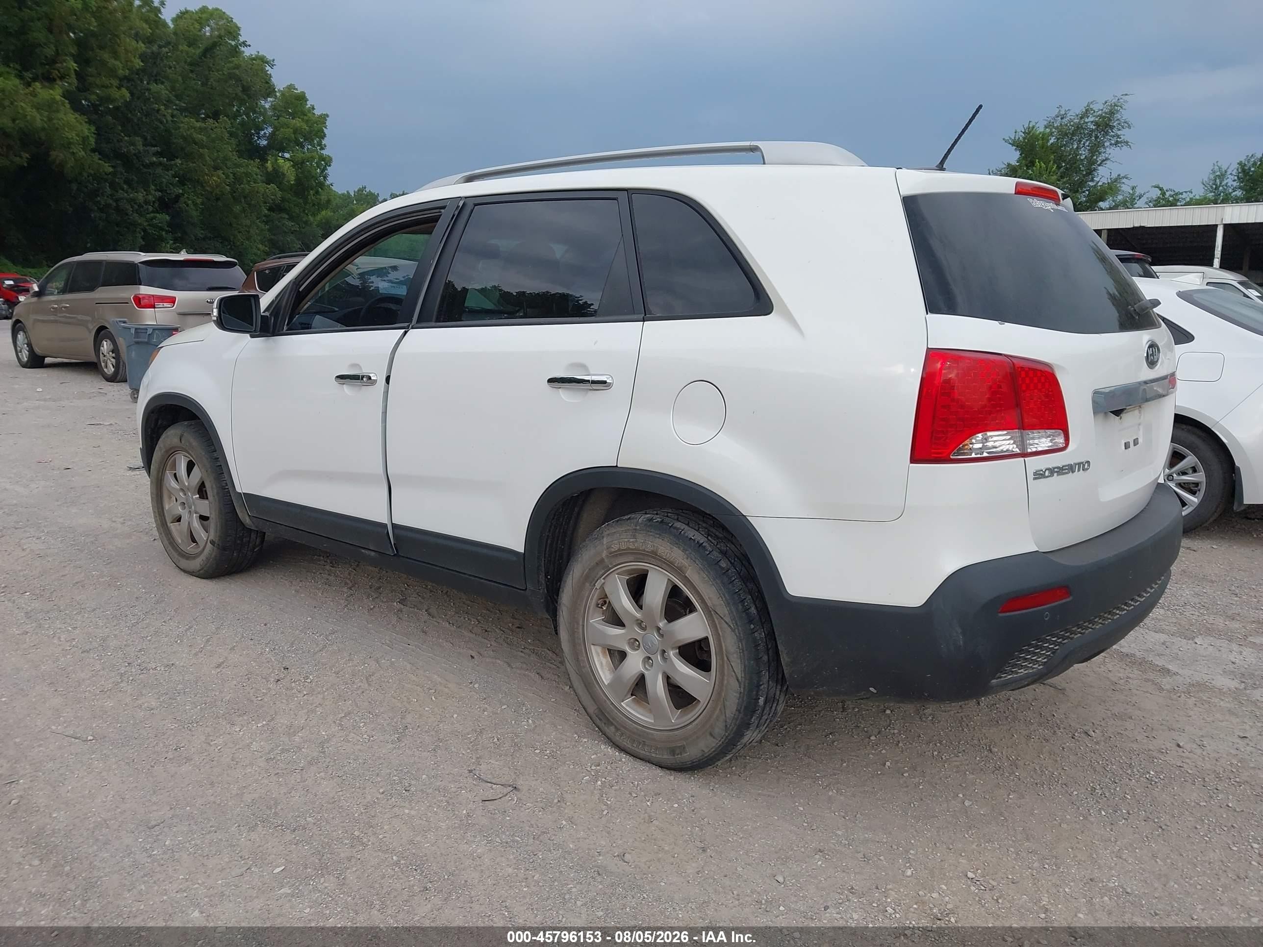 2013 Kia Sorento Lx White vin: 5XYKT3A64DG413883