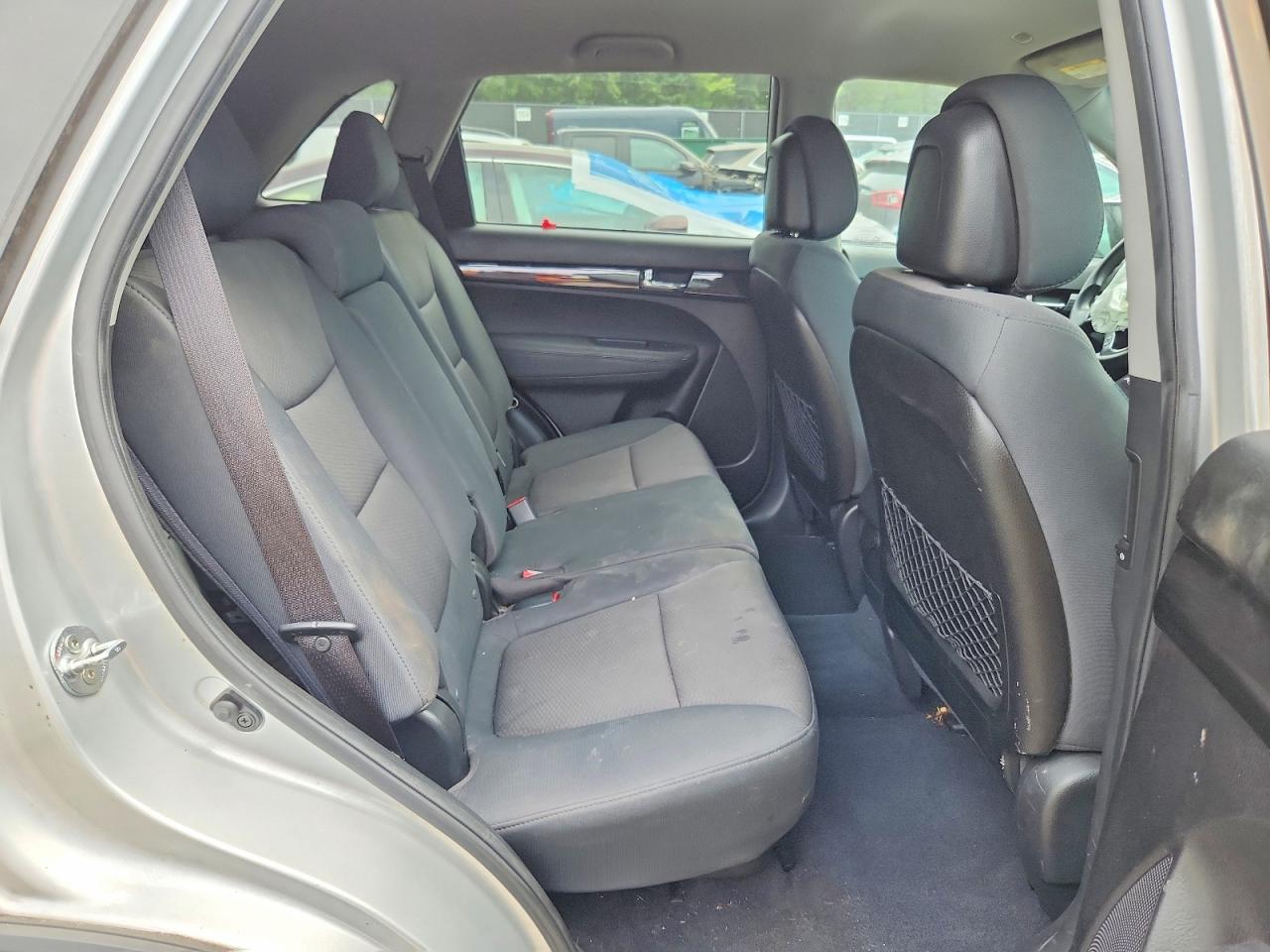 2013 Kia Sorento Lx Silver vin: 5XYKT3A64DG414161
