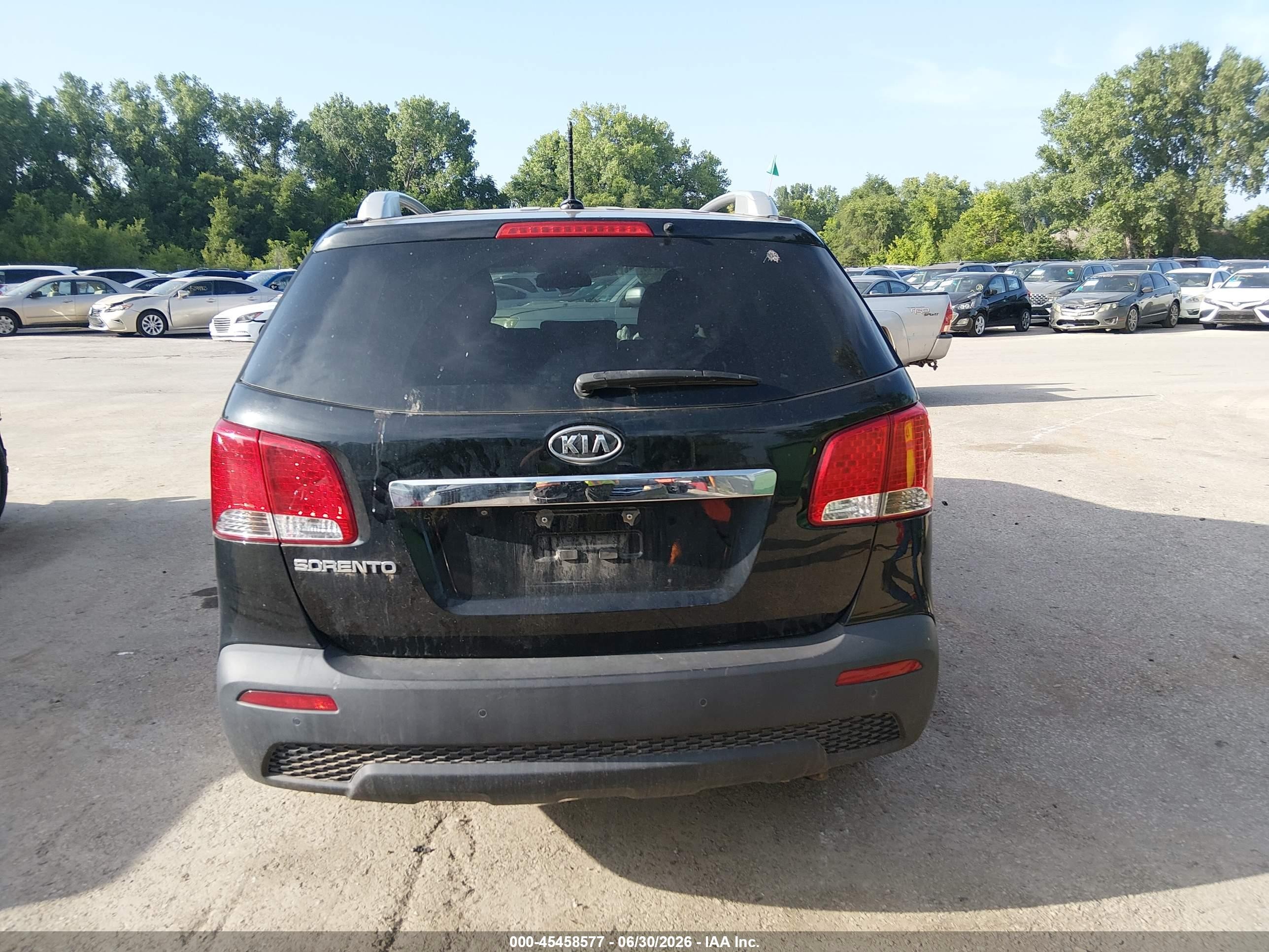 2013 Kia Sorento Lx Черный vin: 5XYKT3A64DG423426