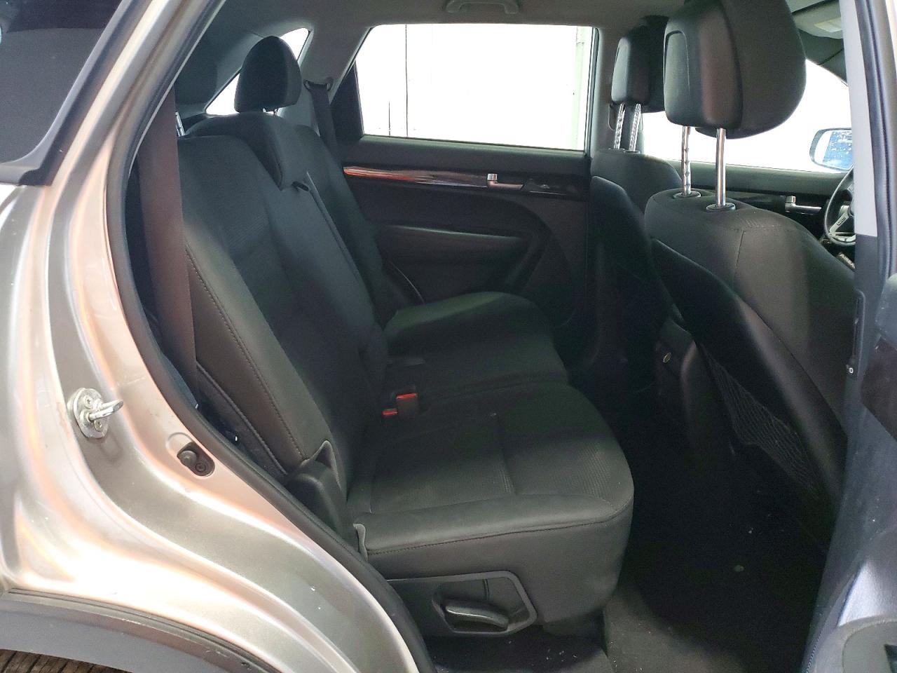 2014 Kia Sorento Lx Silver vin: 5XYKT3A64EG467881