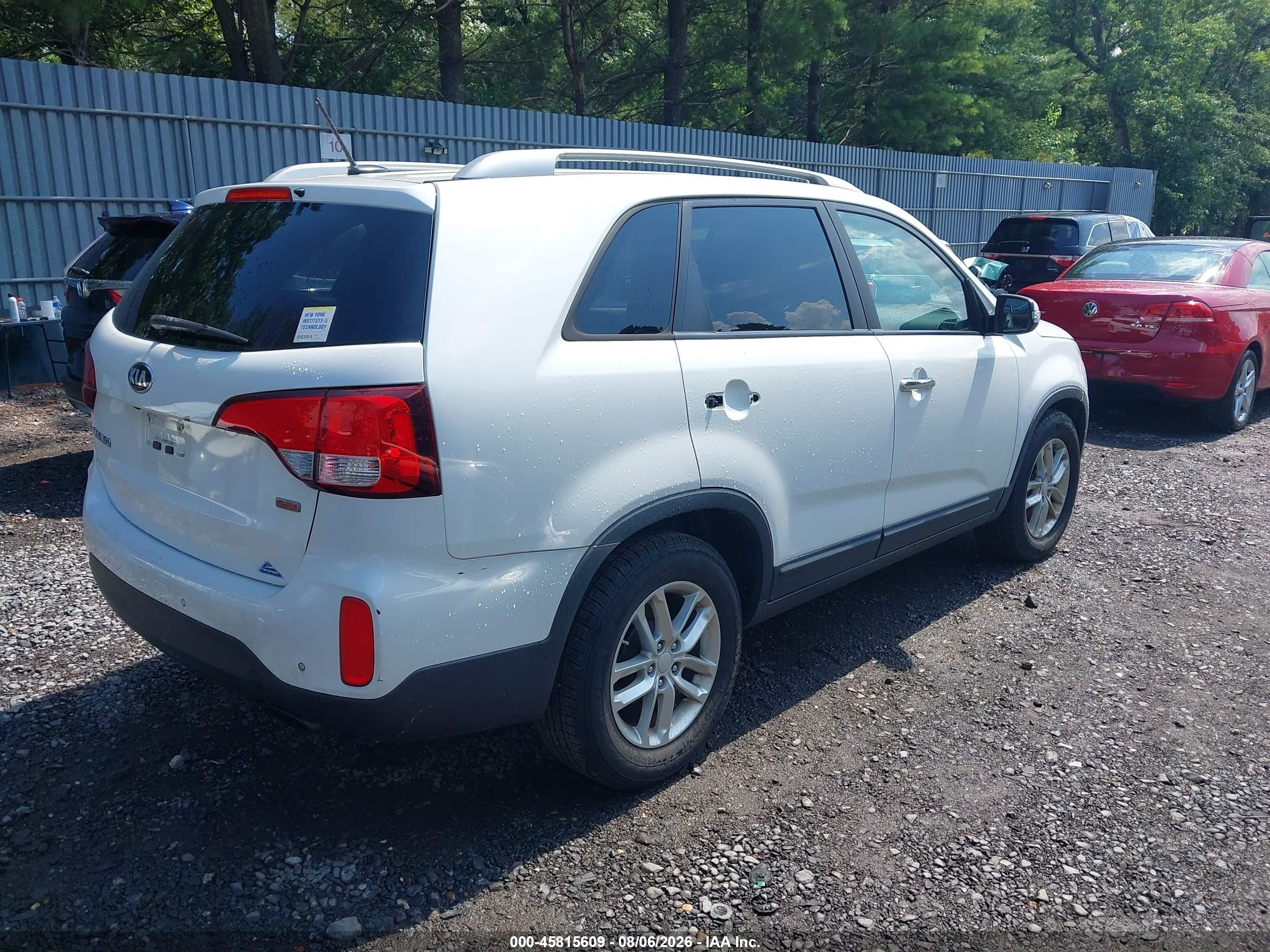 2014 Kia Sorento Lx White vin: 5XYKT3A64EG503701