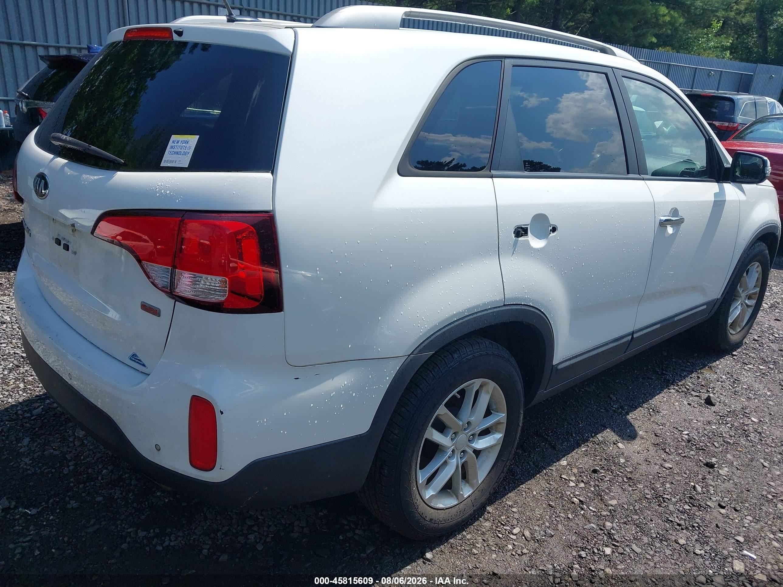 2014 Kia Sorento Lx White vin: 5XYKT3A64EG503701