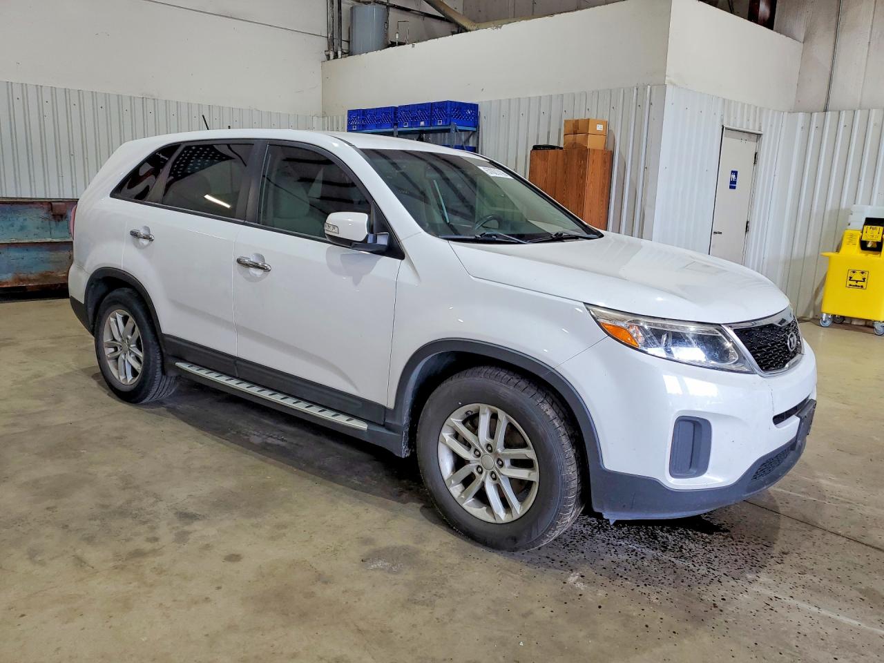 2015 Kia Sorento Lx White vin: 5XYKT3A64FG568923