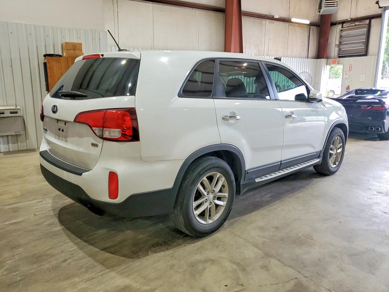 2015 Kia Sorento Lx White vin: 5XYKT3A64FG568923