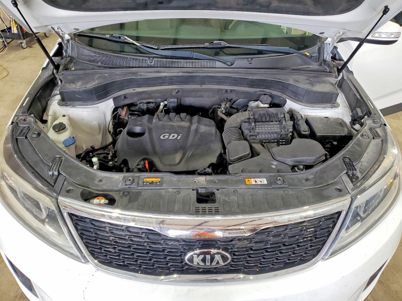 2015 Kia Sorento Lx White vin: 5XYKT3A64FG568923