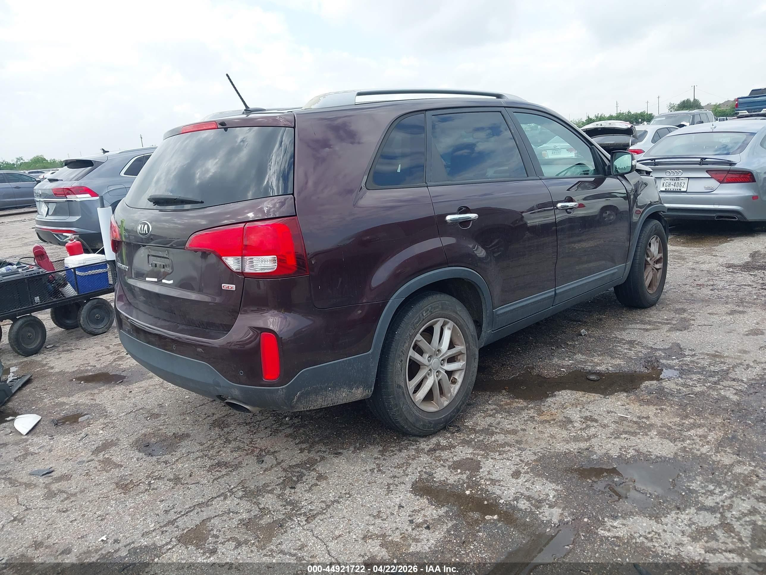 2015 Kia Sorento Lx Red vin: 5XYKT3A64FG662171