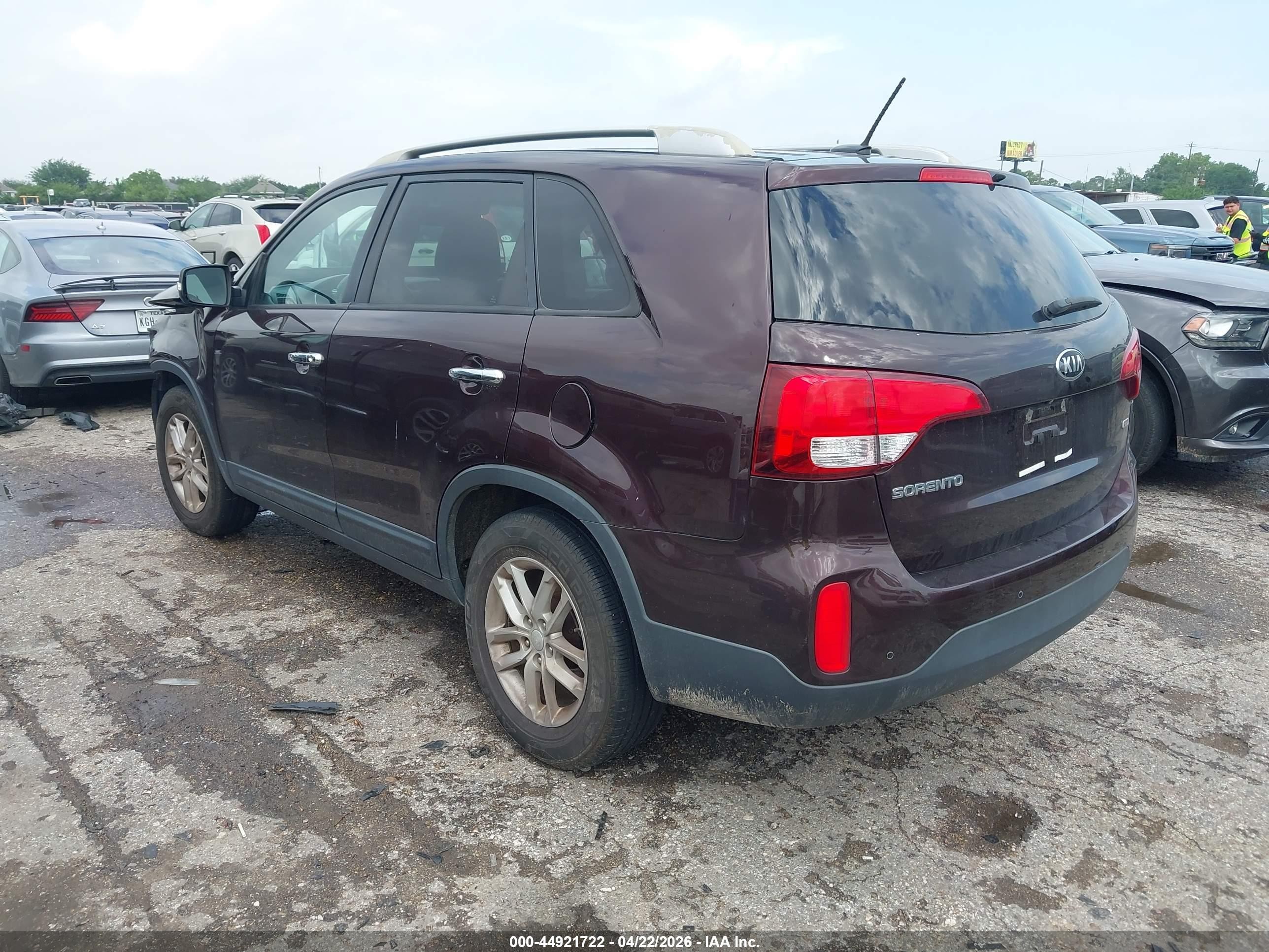 2015 Kia Sorento Lx Red vin: 5XYKT3A64FG662171