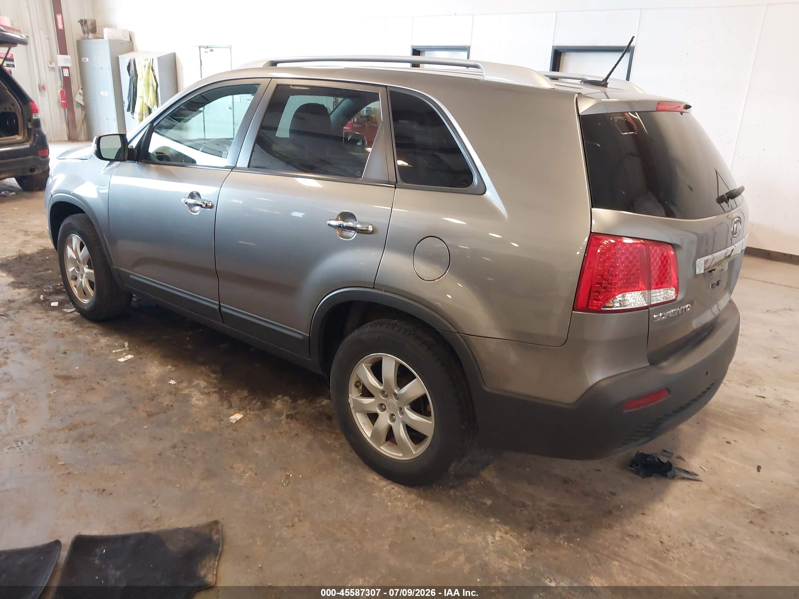 2012 Kia Sorento Lx Gray vin: 5XYKT3A65CG190395