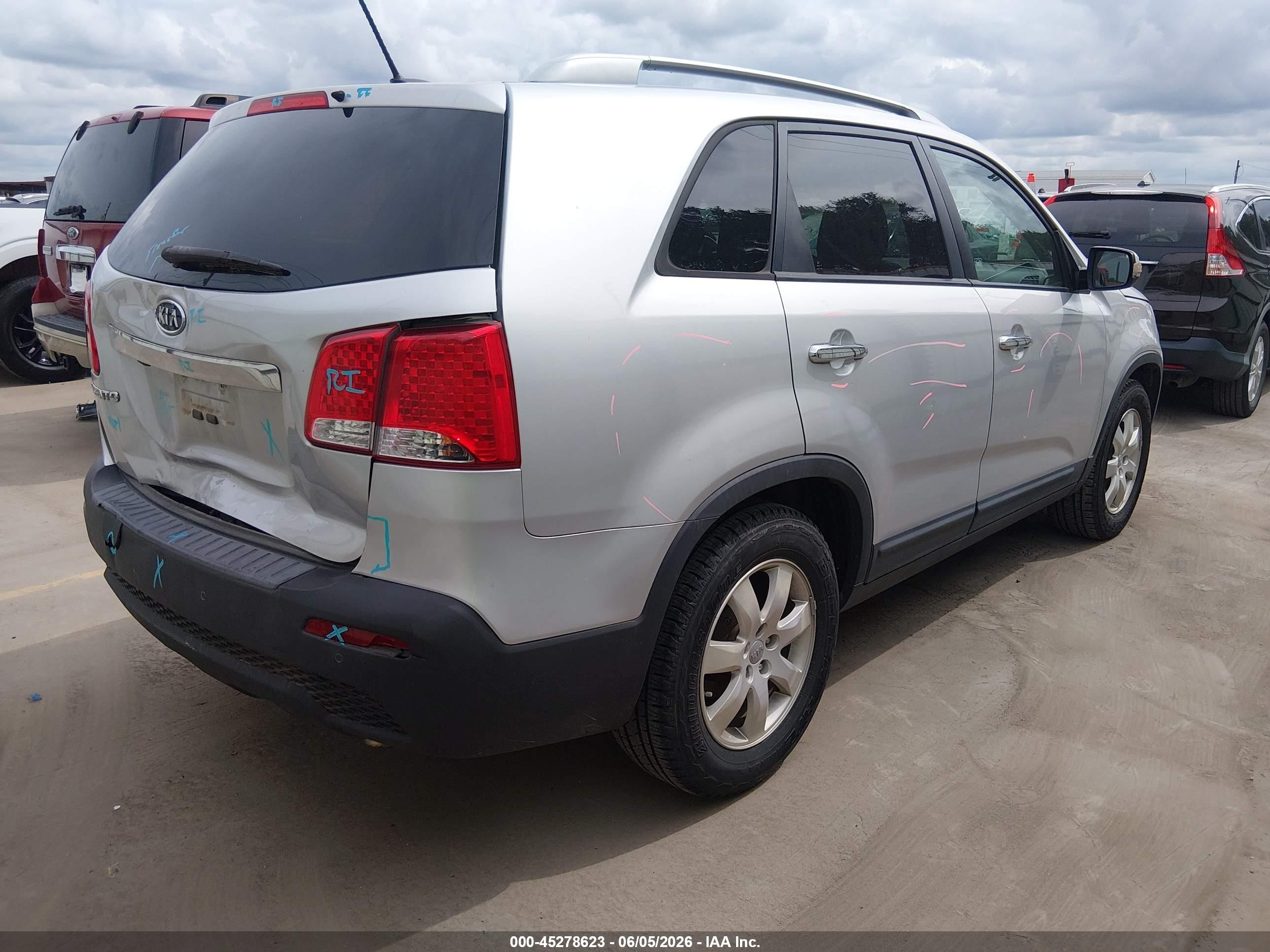 2012 Kia Sorento Lx Silver vin: 5XYKT3A65CG216476
