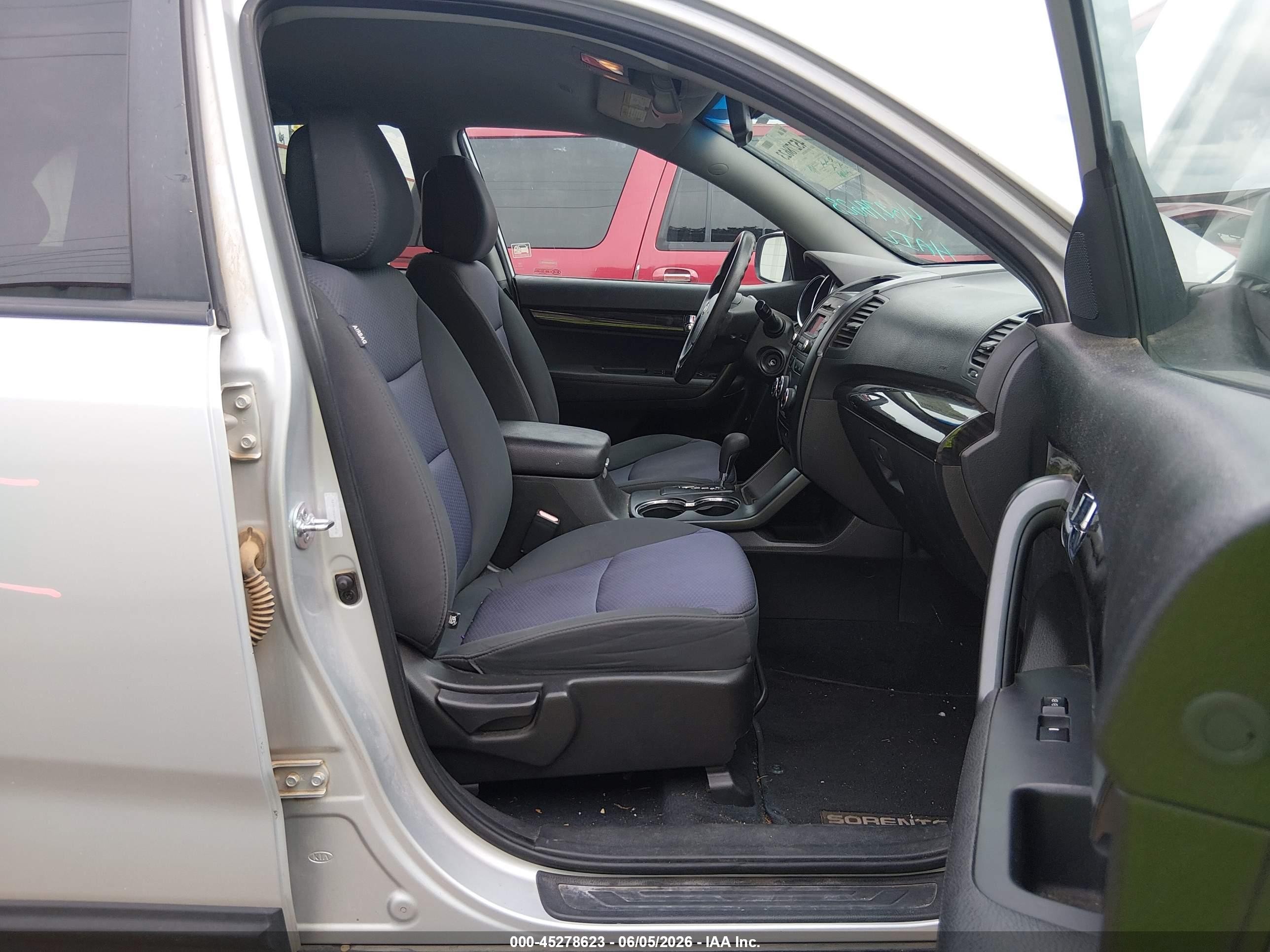 2012 Kia Sorento Lx Silver vin: 5XYKT3A65CG216476