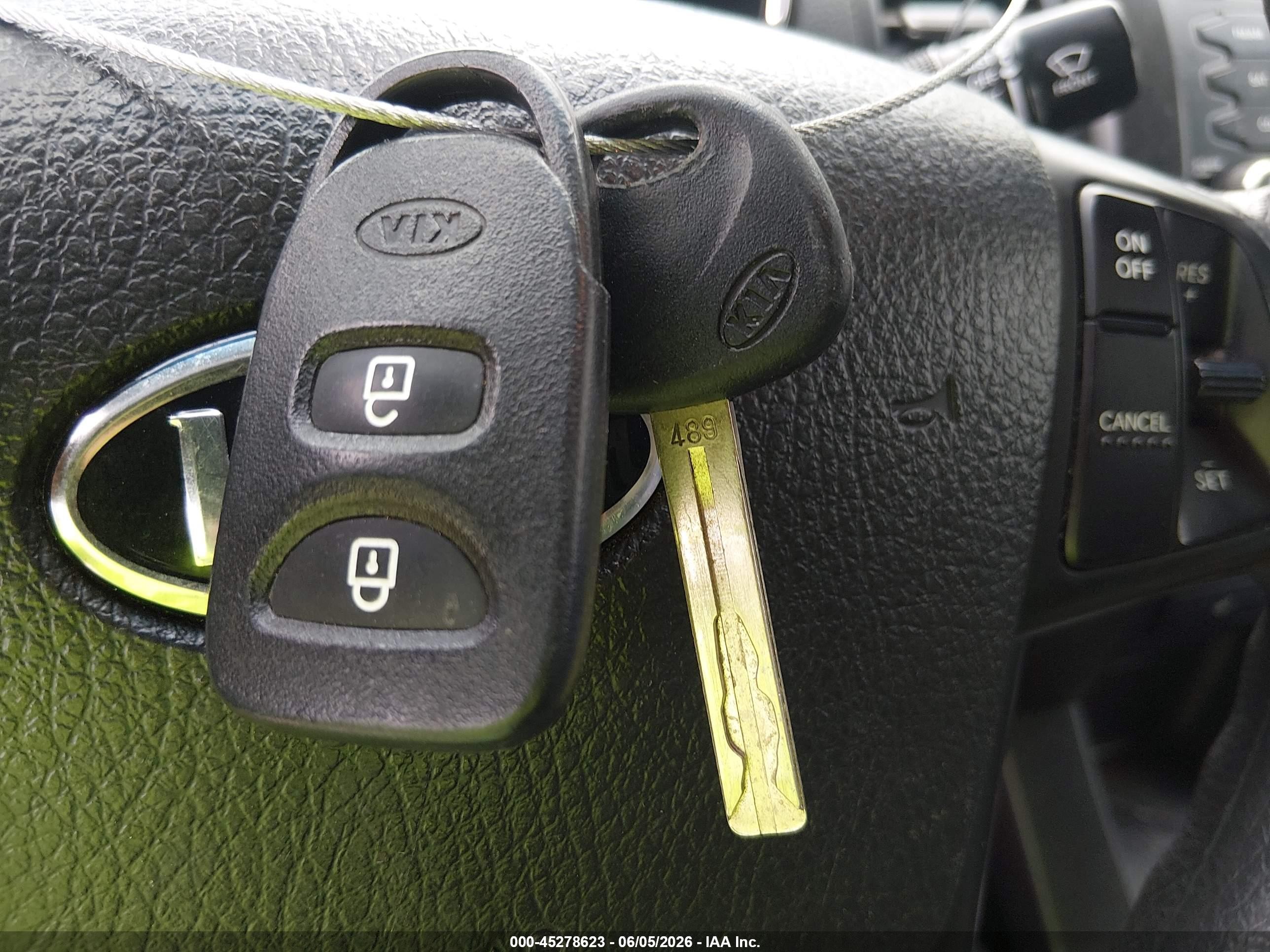 2012 Kia Sorento Lx Silver vin: 5XYKT3A65CG216476
