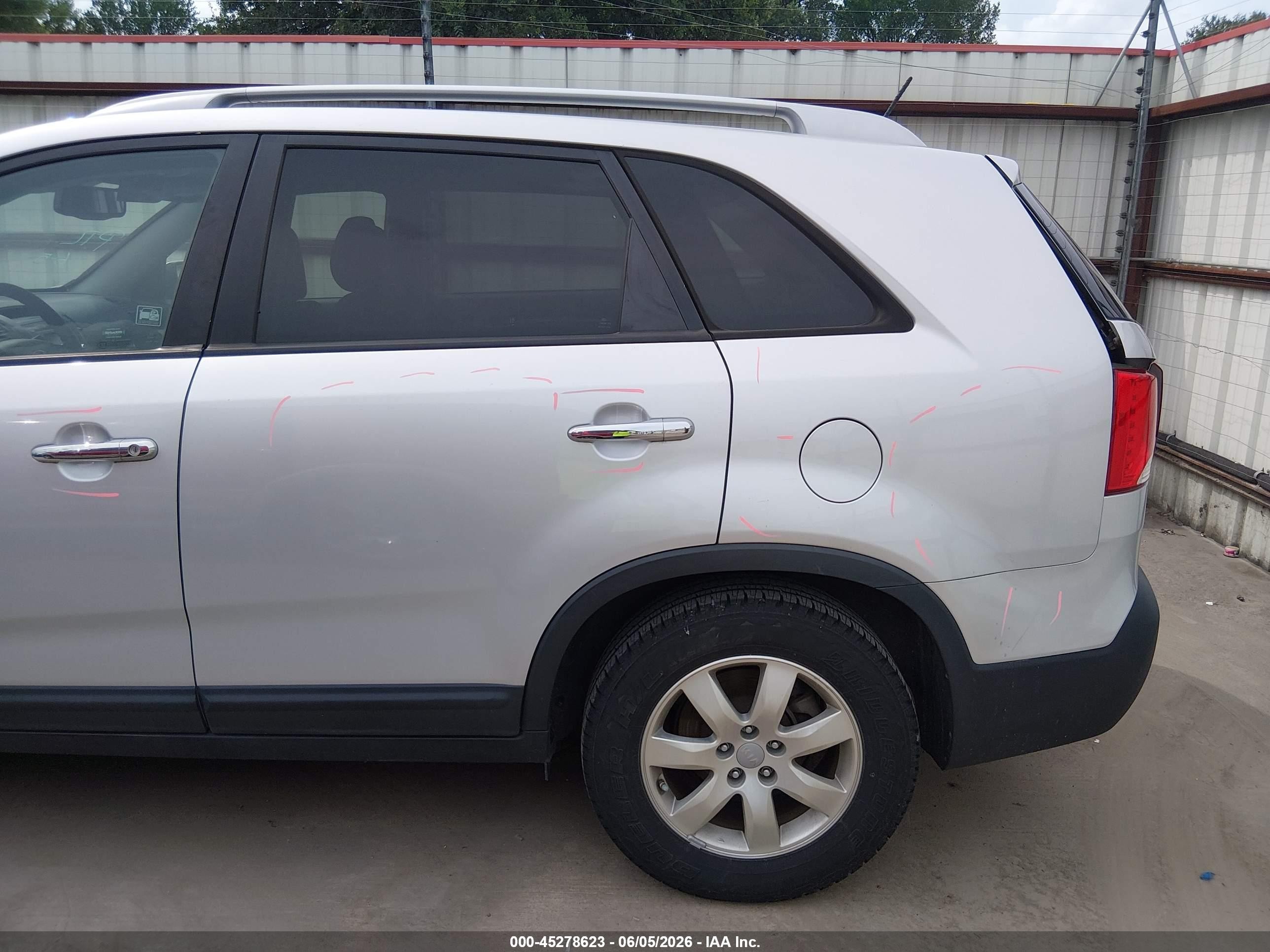 2012 Kia Sorento Lx Silver vin: 5XYKT3A65CG216476