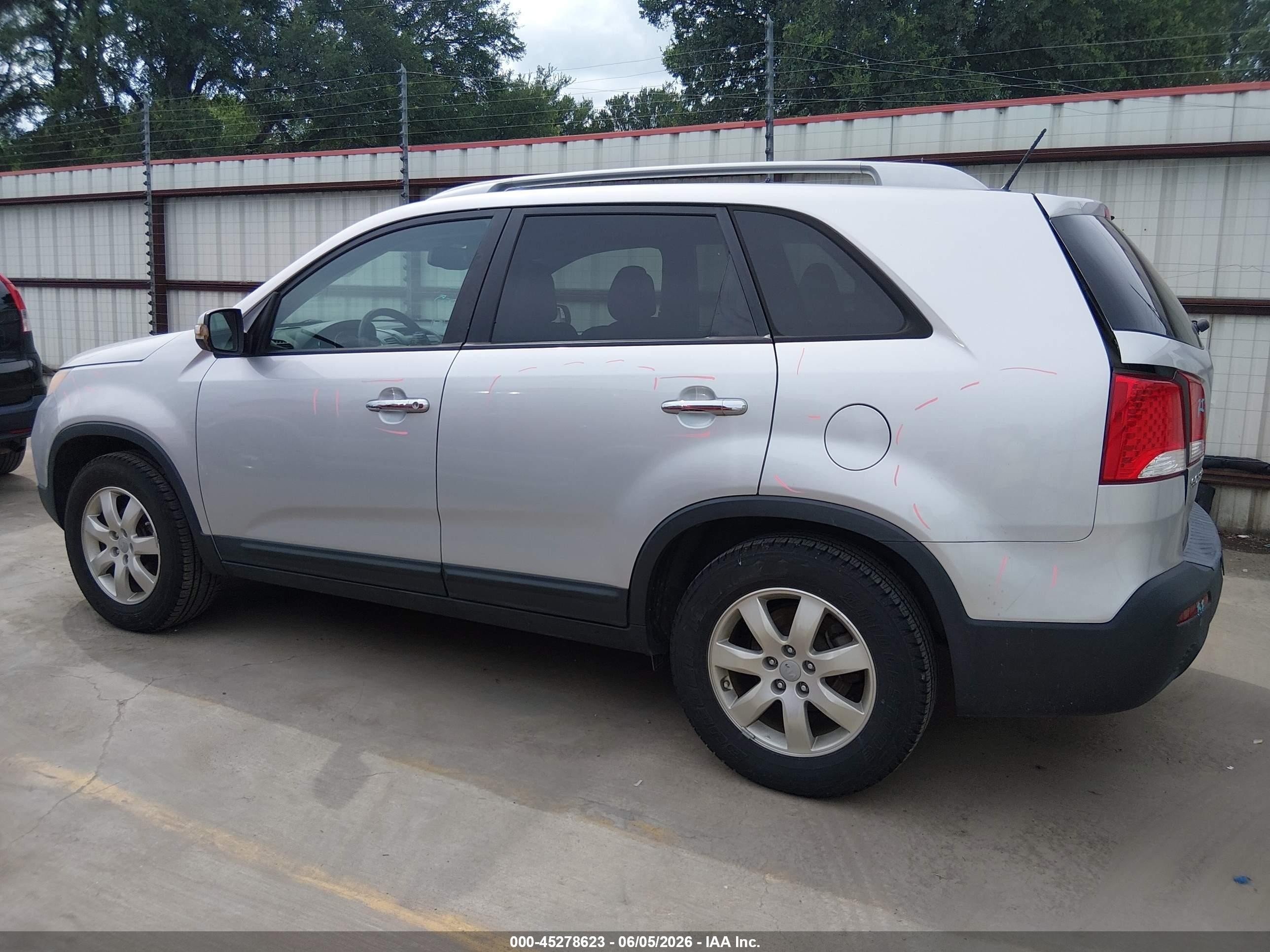 2012 Kia Sorento Lx Silver vin: 5XYKT3A65CG216476