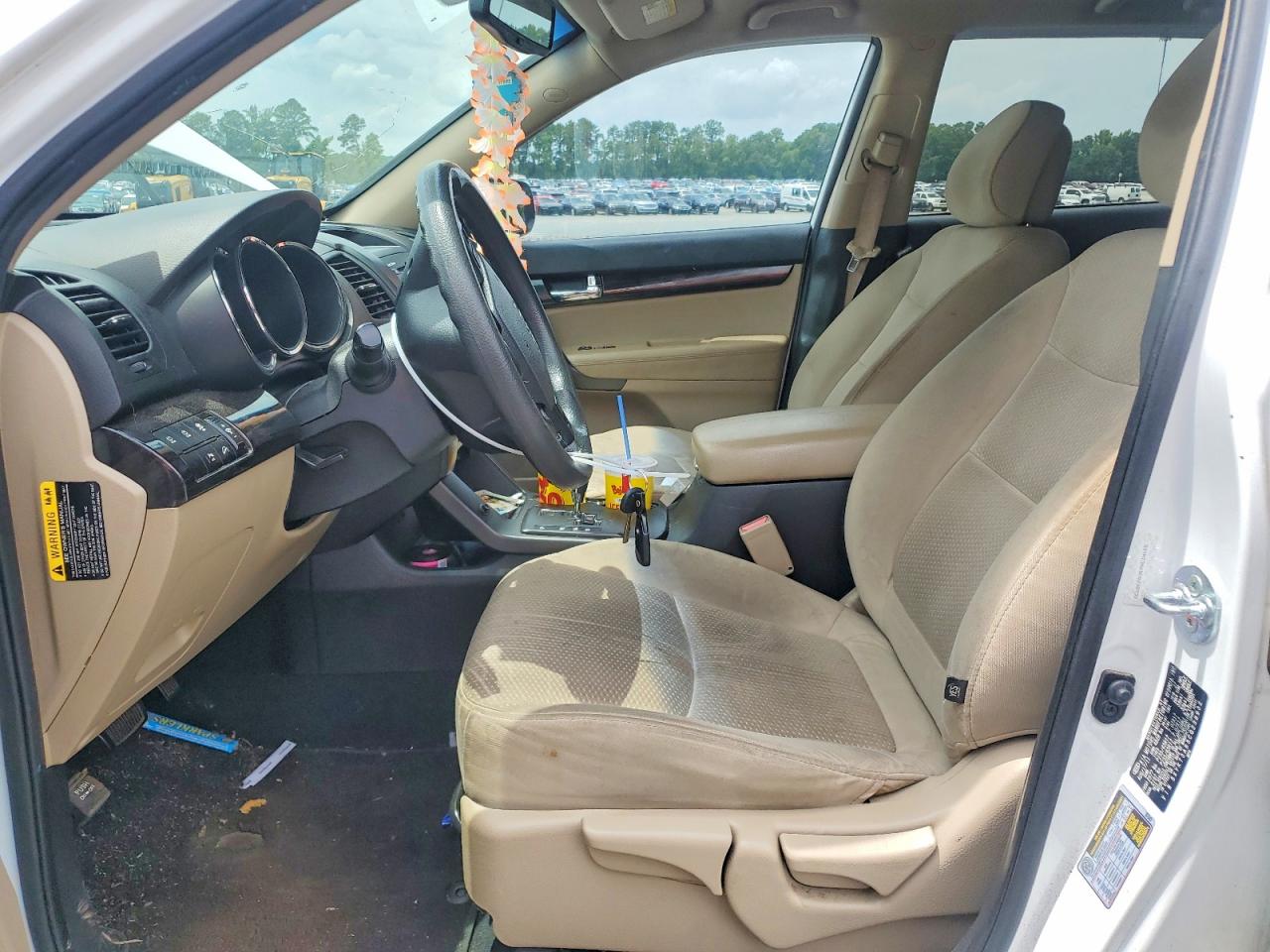 2012 Kia Sorento Lx White vin: 5XYKT3A65CG238932