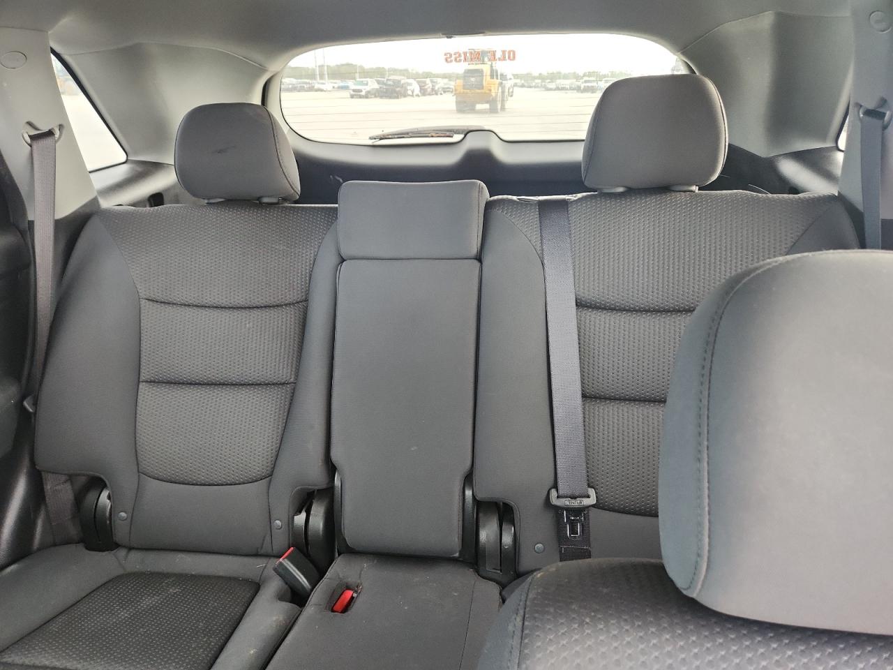 2012 Kia Sorento Base Серебряный vin: 5XYKT3A65CG308185