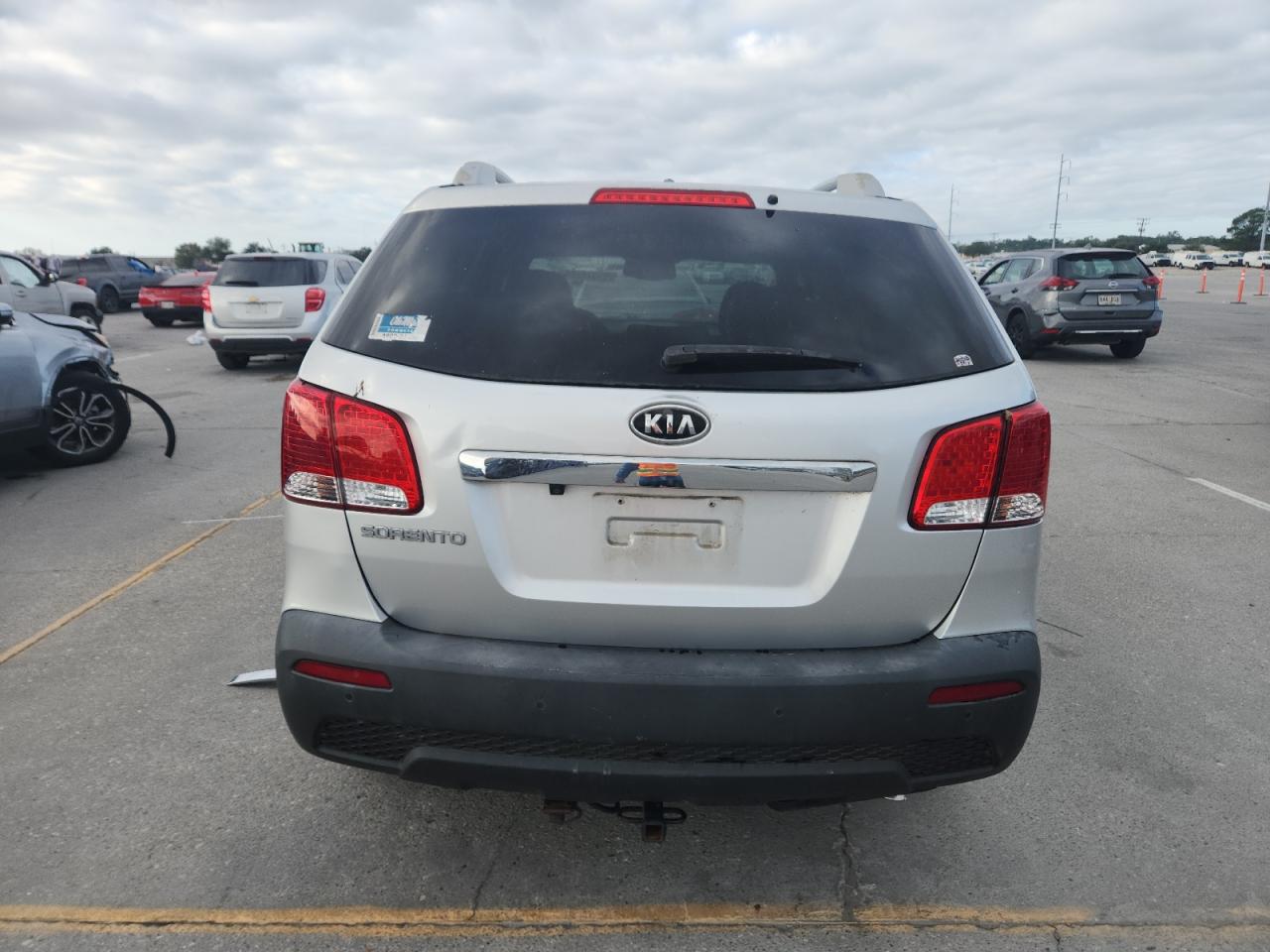 2012 Kia Sorento Base Серебряный vin: 5XYKT3A65CG308185