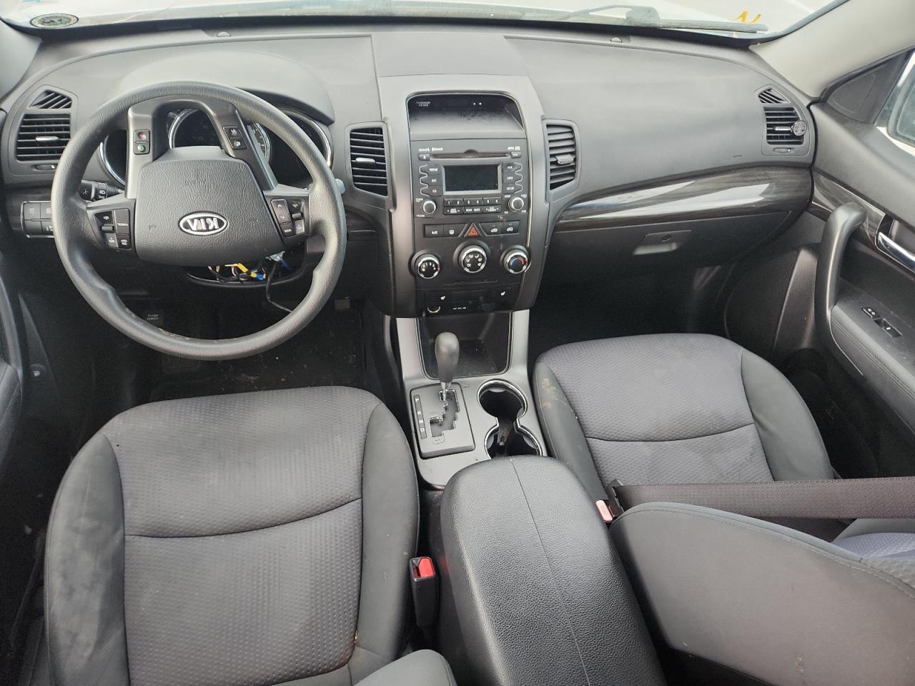 2012 Kia Sorento Base Серебряный vin: 5XYKT3A65CG308185
