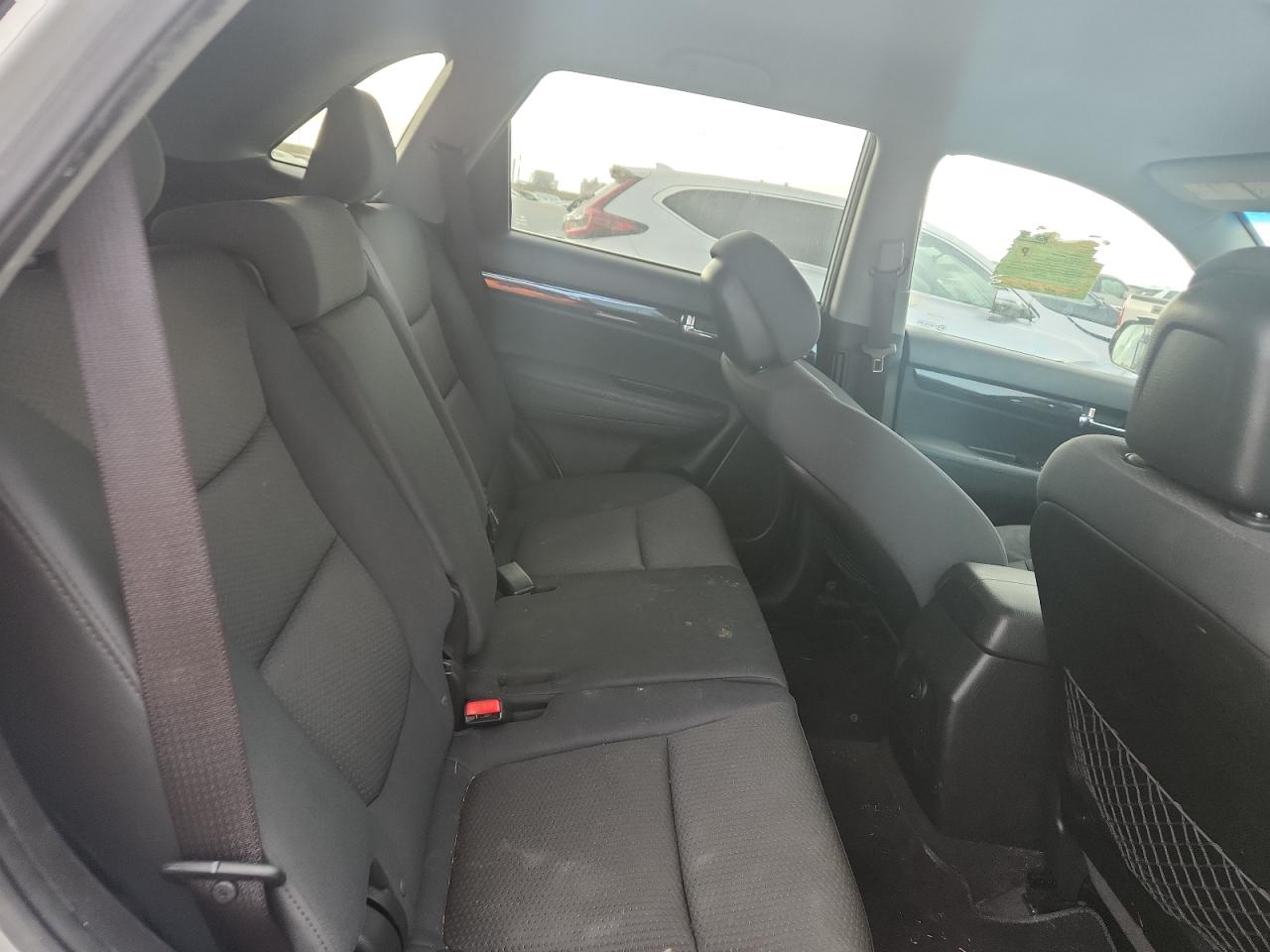 2012 Kia Sorento Base Серебряный vin: 5XYKT3A65CG308185