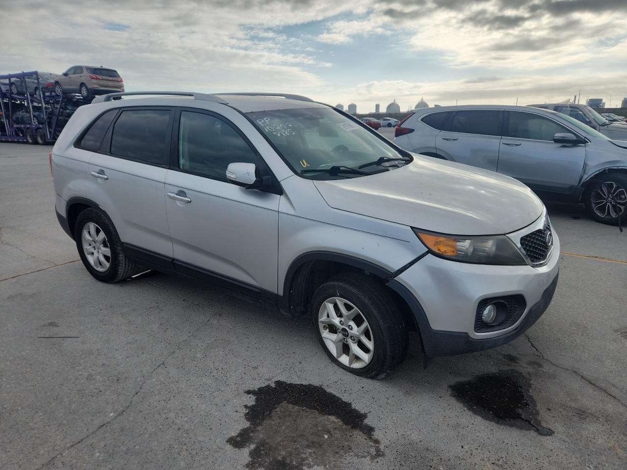 2012 Kia Sorento Base Серебряный vin: 5XYKT3A65CG308185