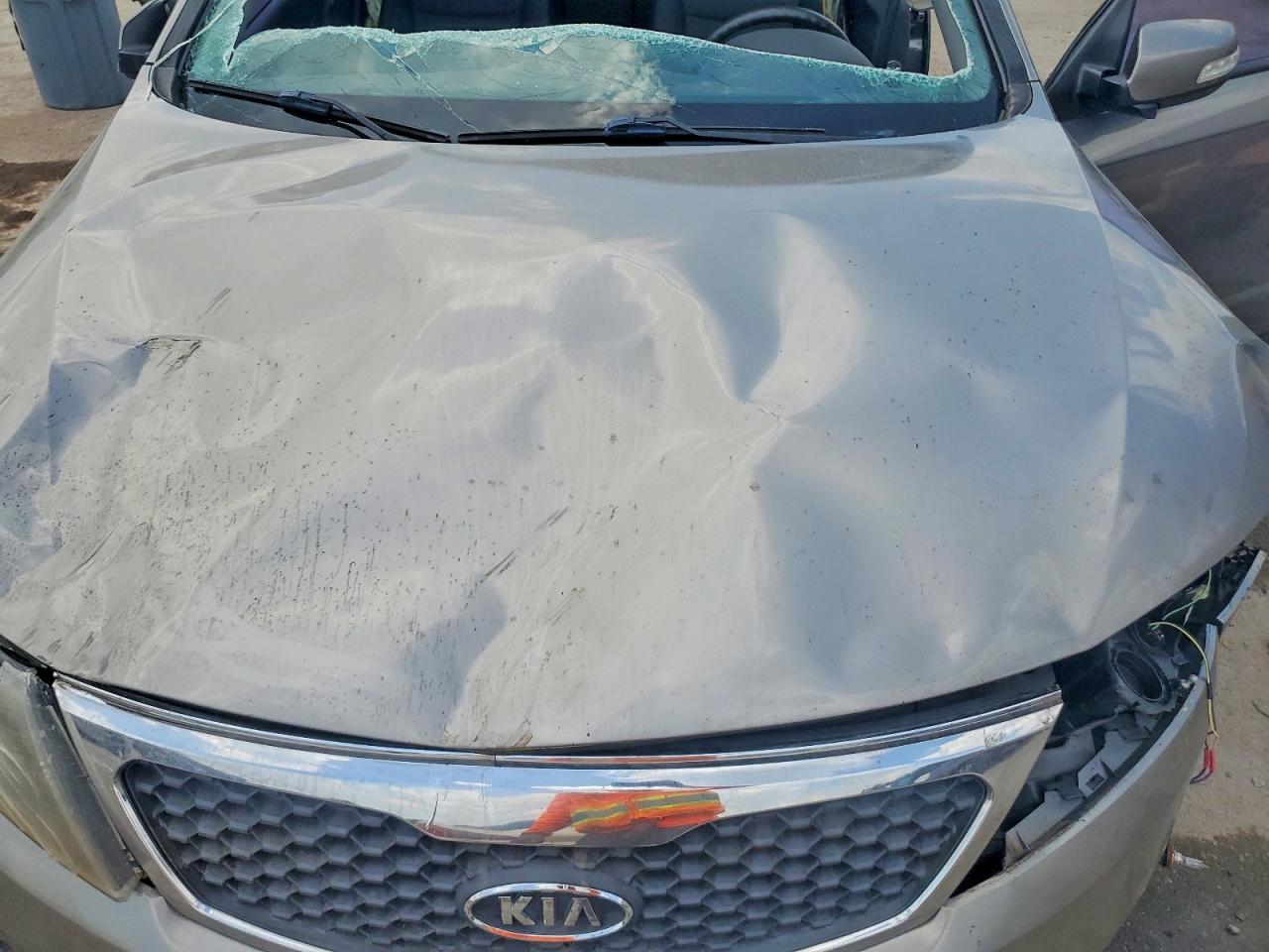 2013 Kia Sorento Lx Серый vin: 5XYKT3A65DG325117