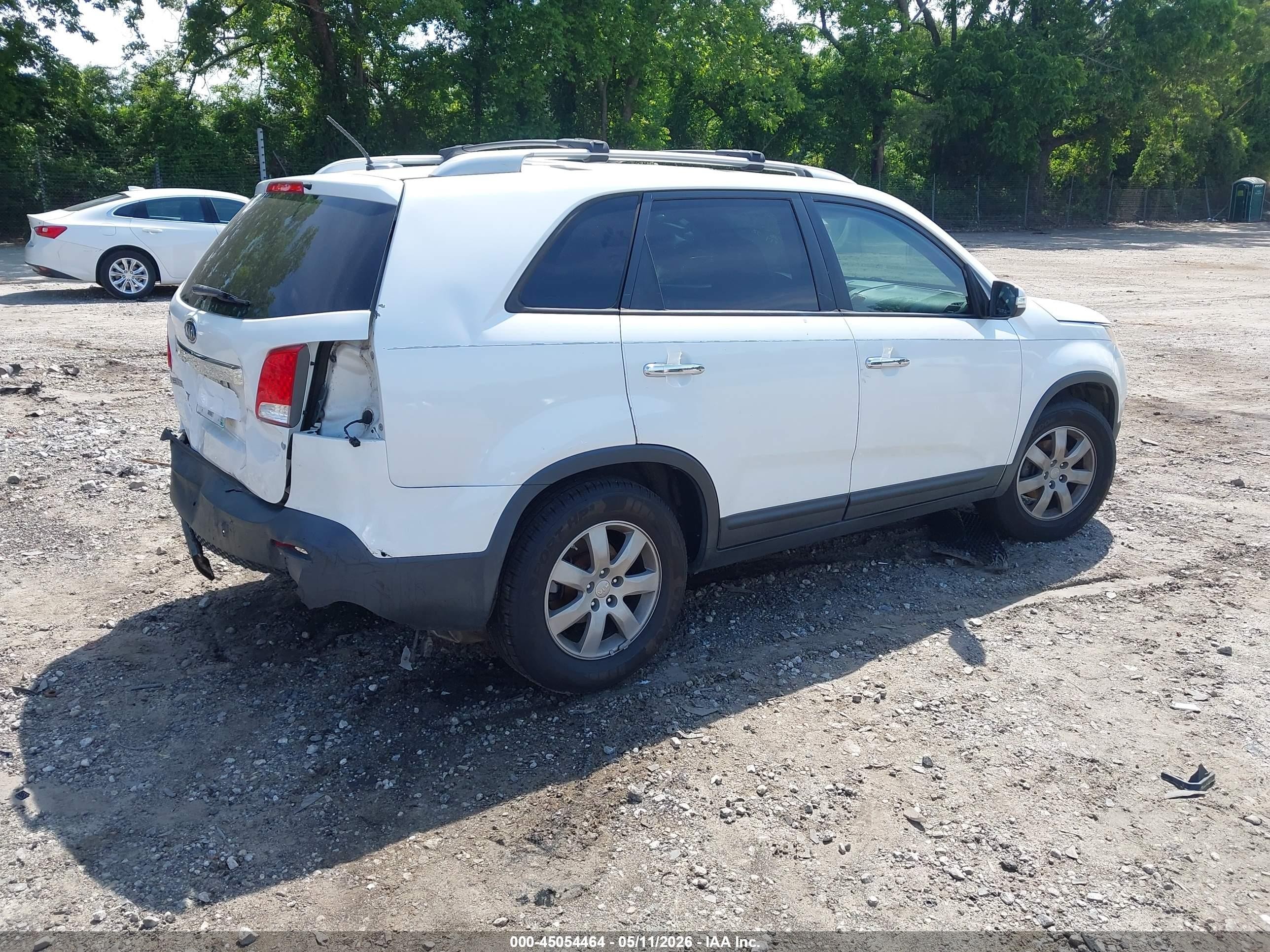 2013 Kia Sorento Lx White vin: 5XYKT3A65DG338076