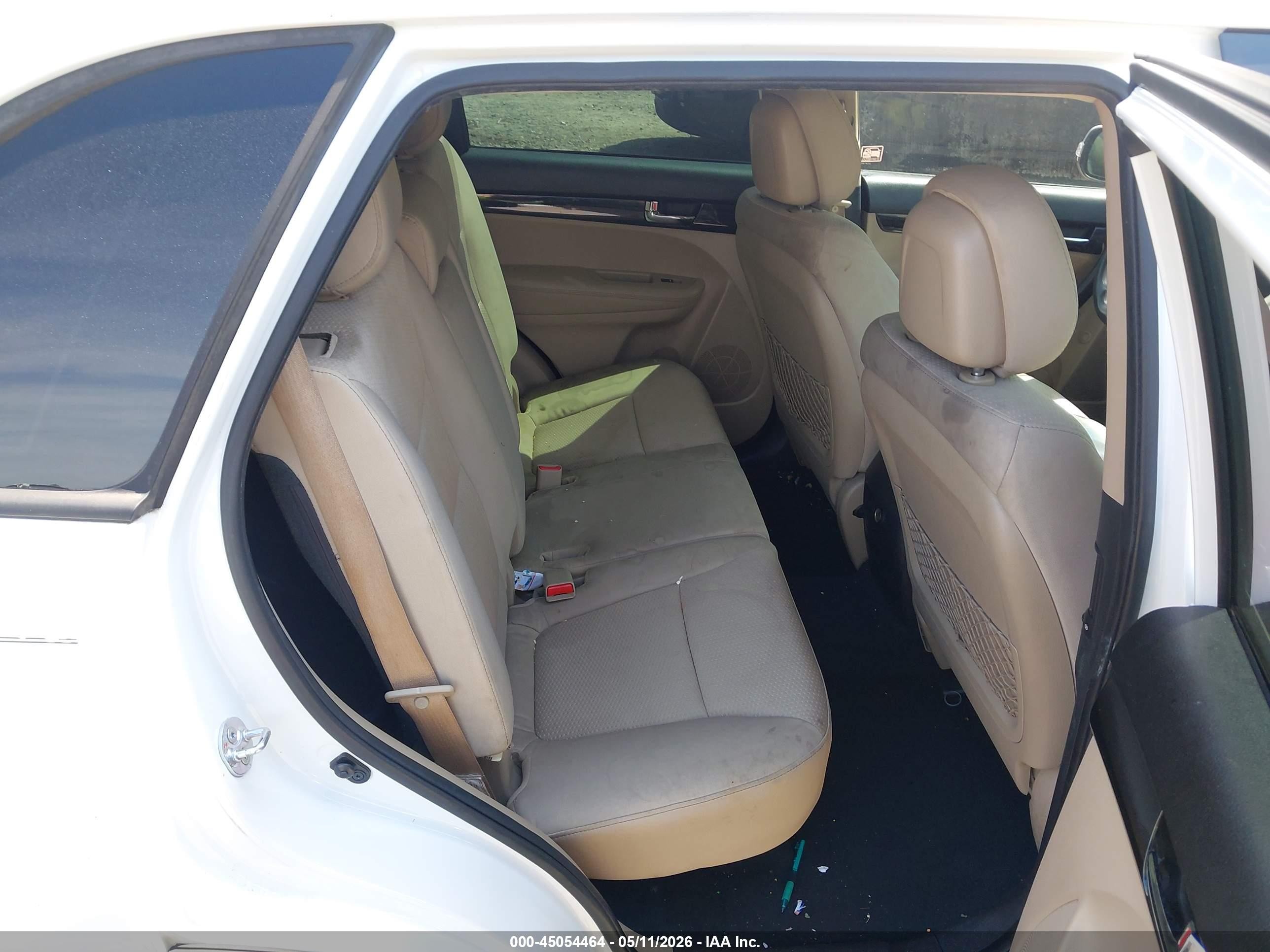 2013 Kia Sorento Lx White vin: 5XYKT3A65DG338076