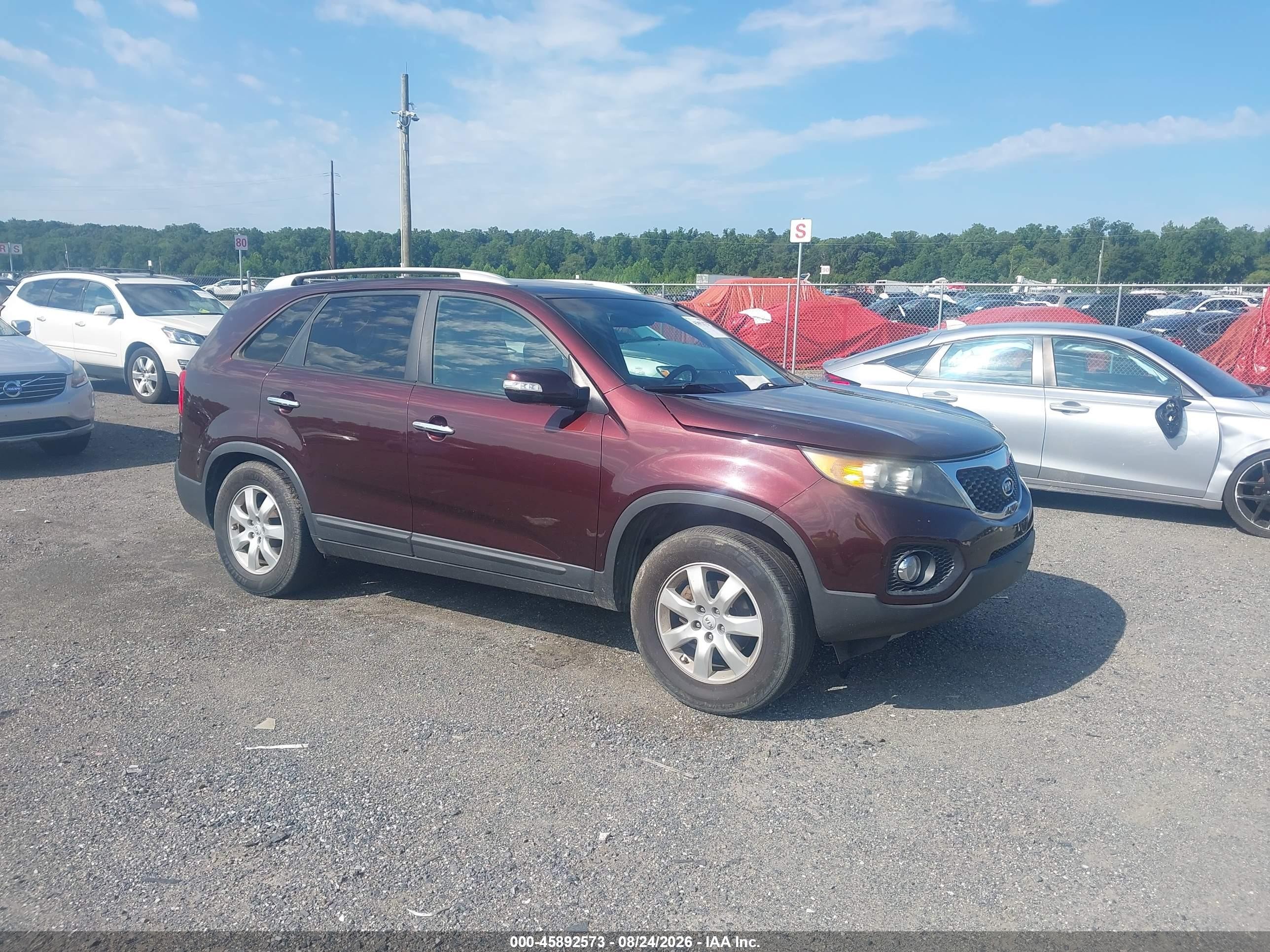 2013 Kia Sorento Lx Burgundy vin: 5XYKT3A65DG359140