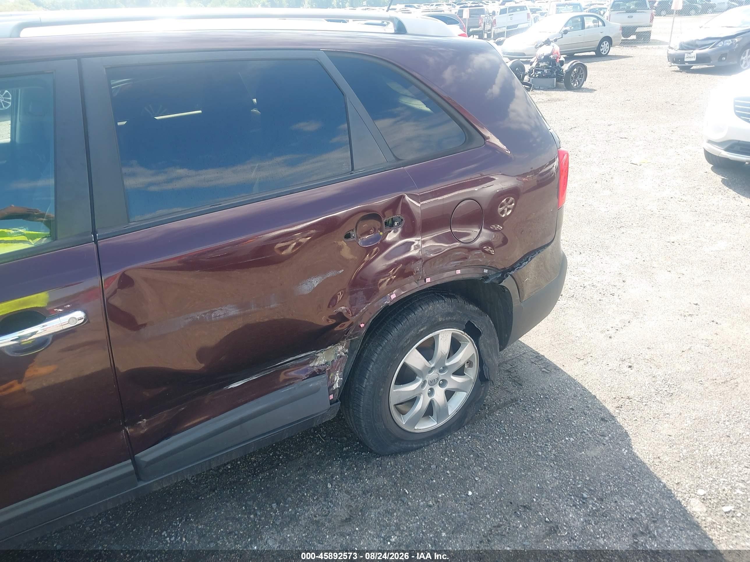 2013 Kia Sorento Lx Burgundy vin: 5XYKT3A65DG359140