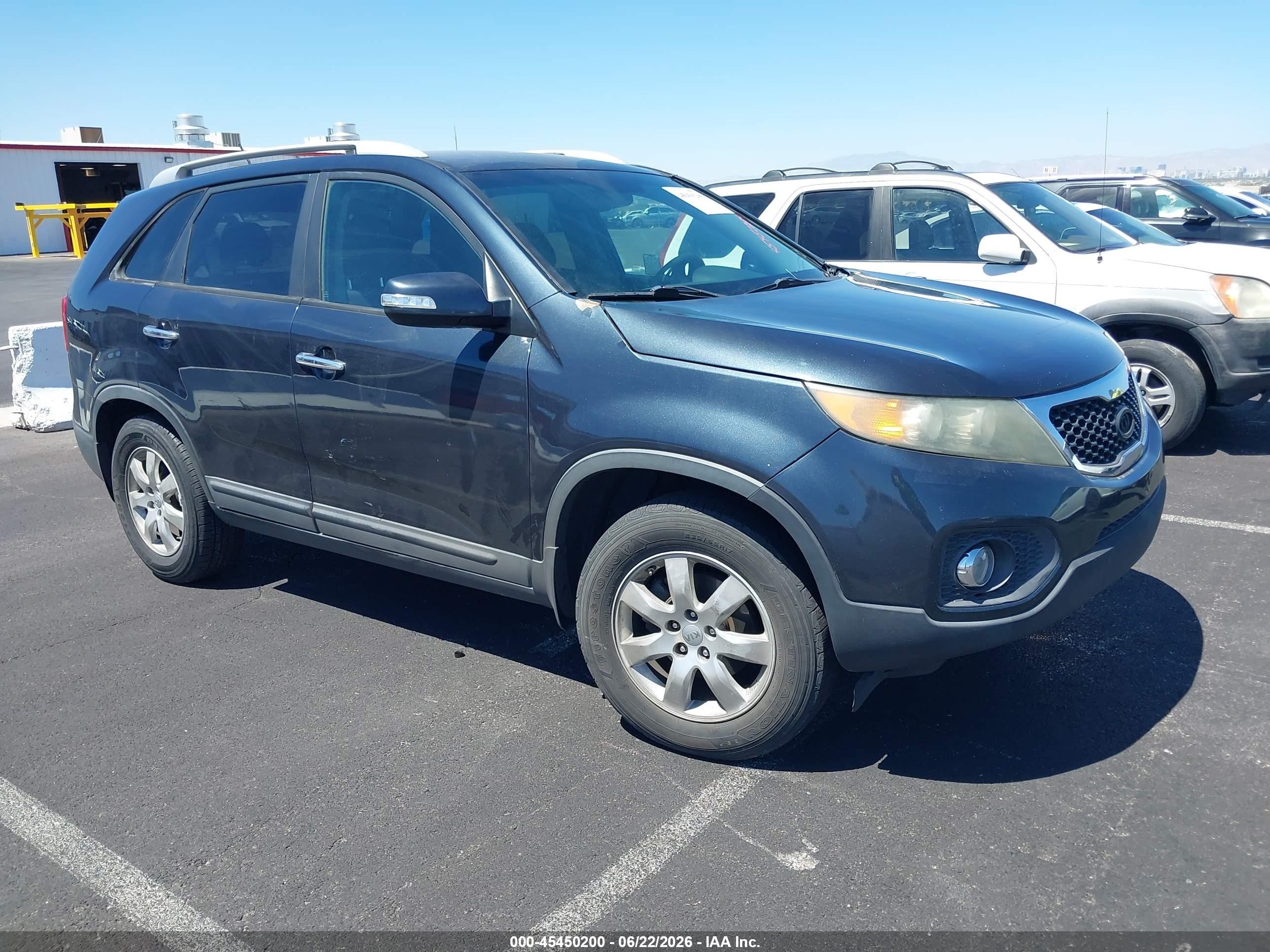 2013 Kia Sorento Lx Black vin: 5XYKT3A65DG363138