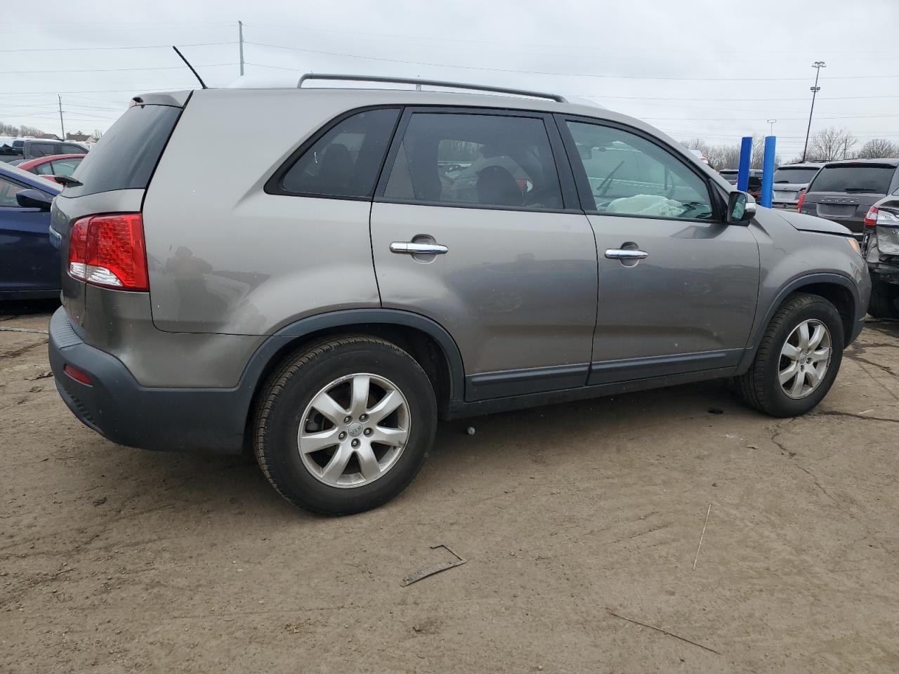 2013 Kia Sorento Lx Gray vin: 5XYKT3A65DG382725