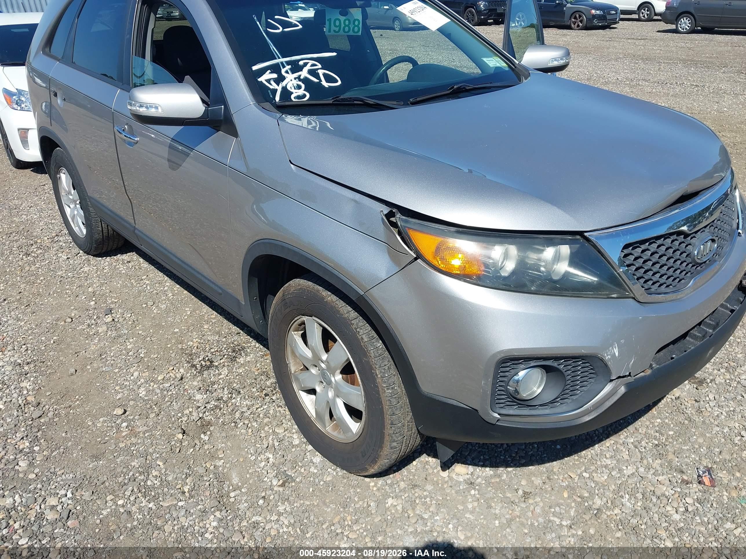 2013 Kia Sorento Lx Бежевый vin: 5XYKT3A65DG383874